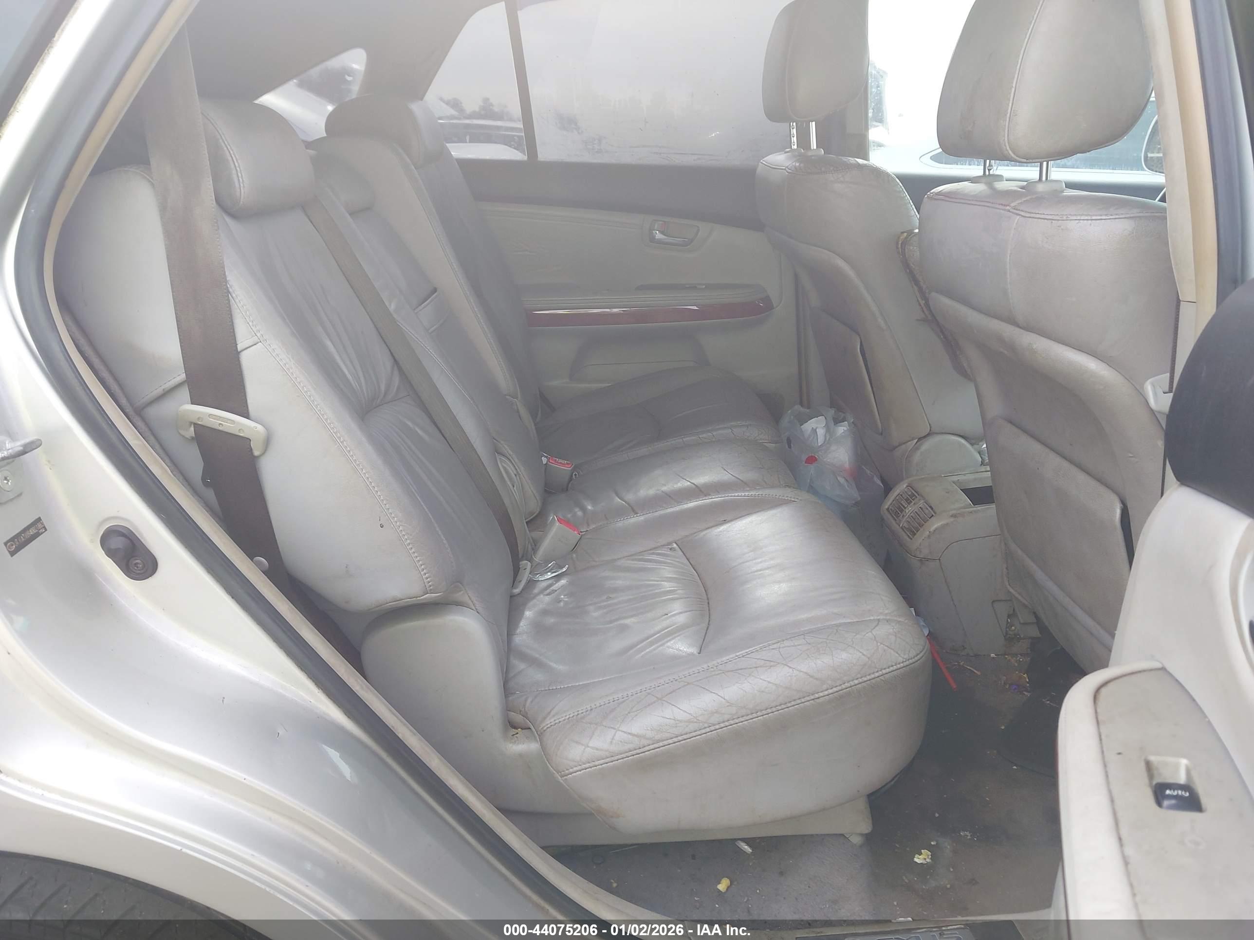 LEXUS RX image 8