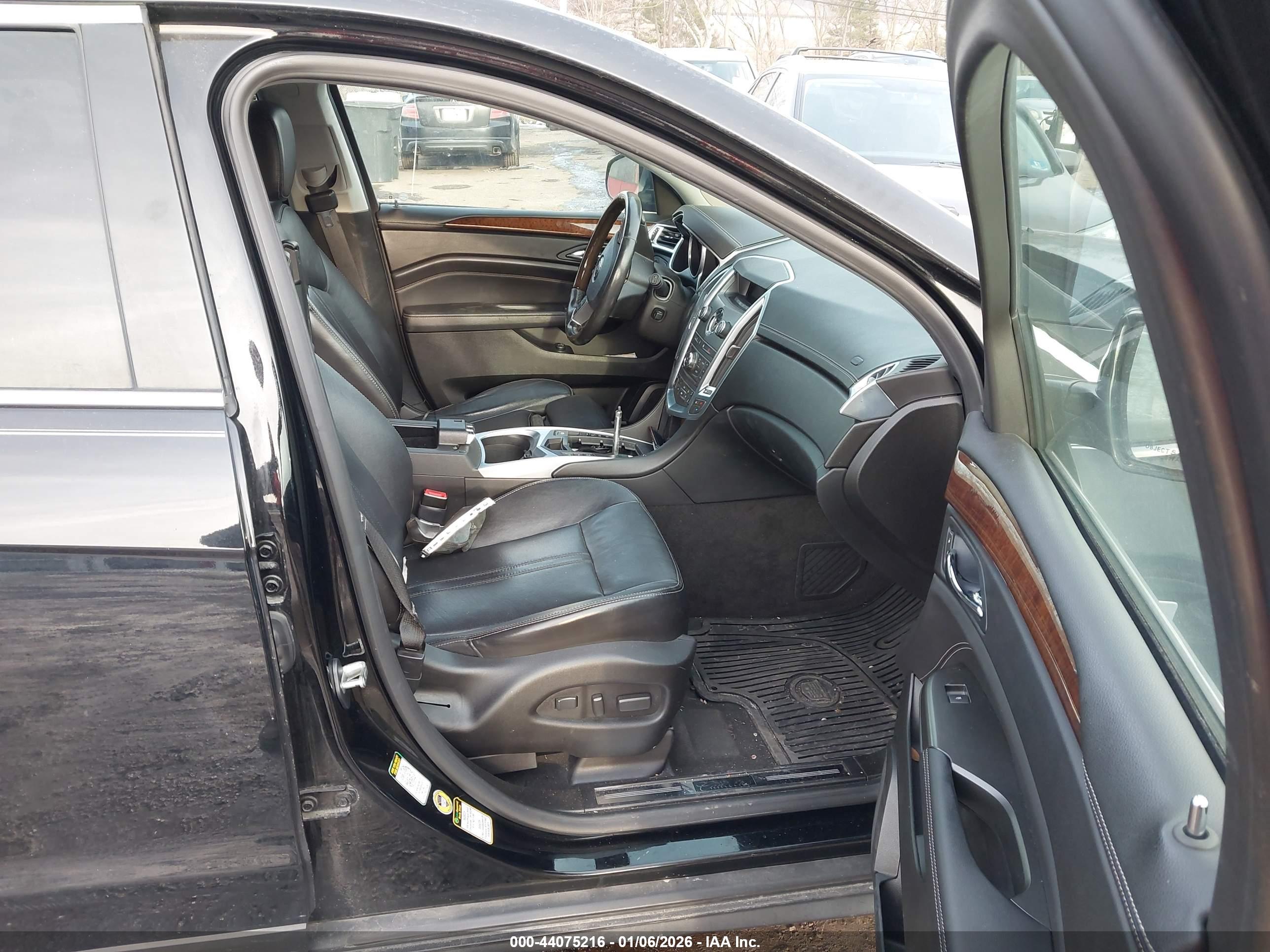 CADILLAC SRX image 5
