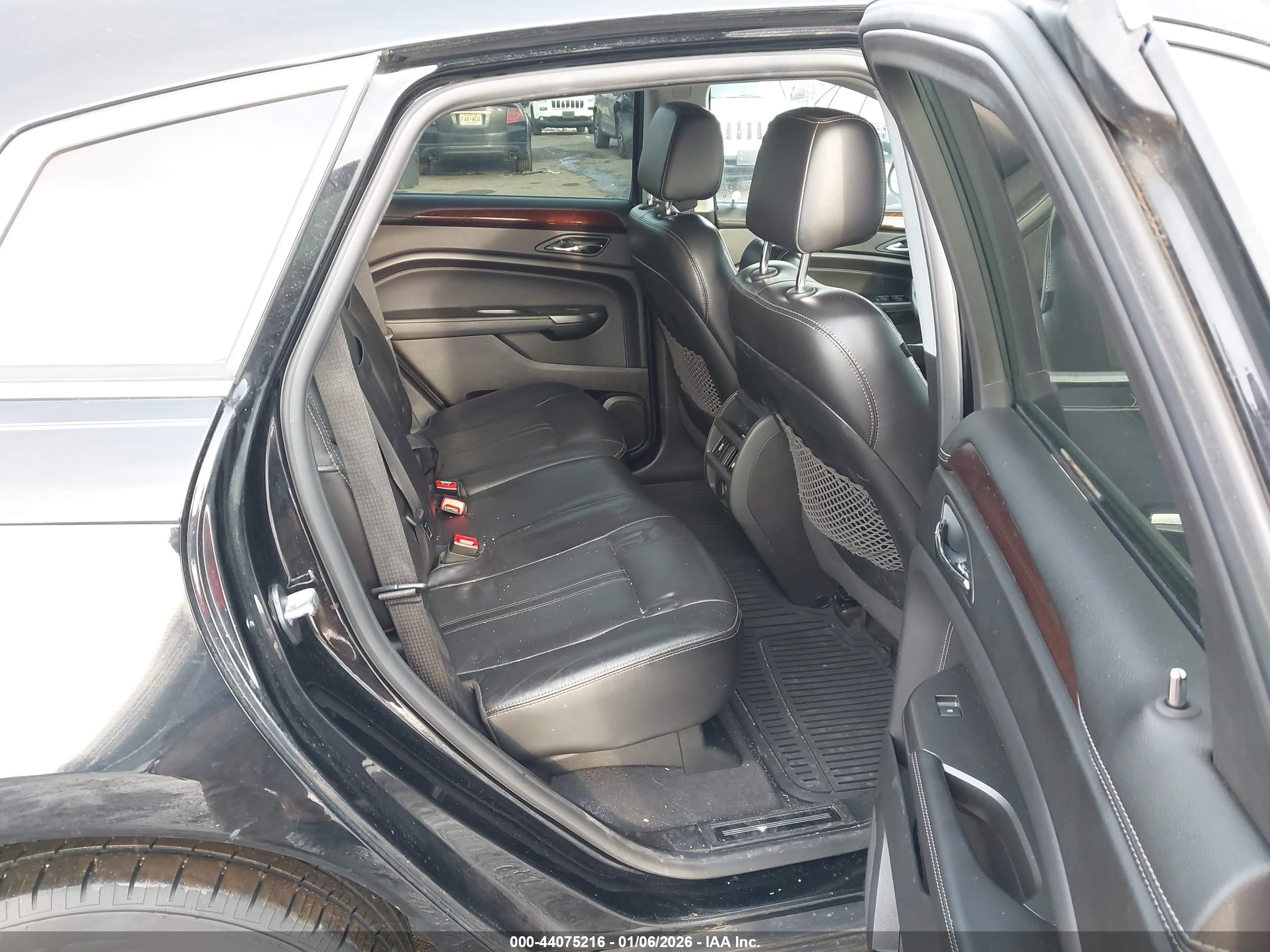 CADILLAC SRX image 8