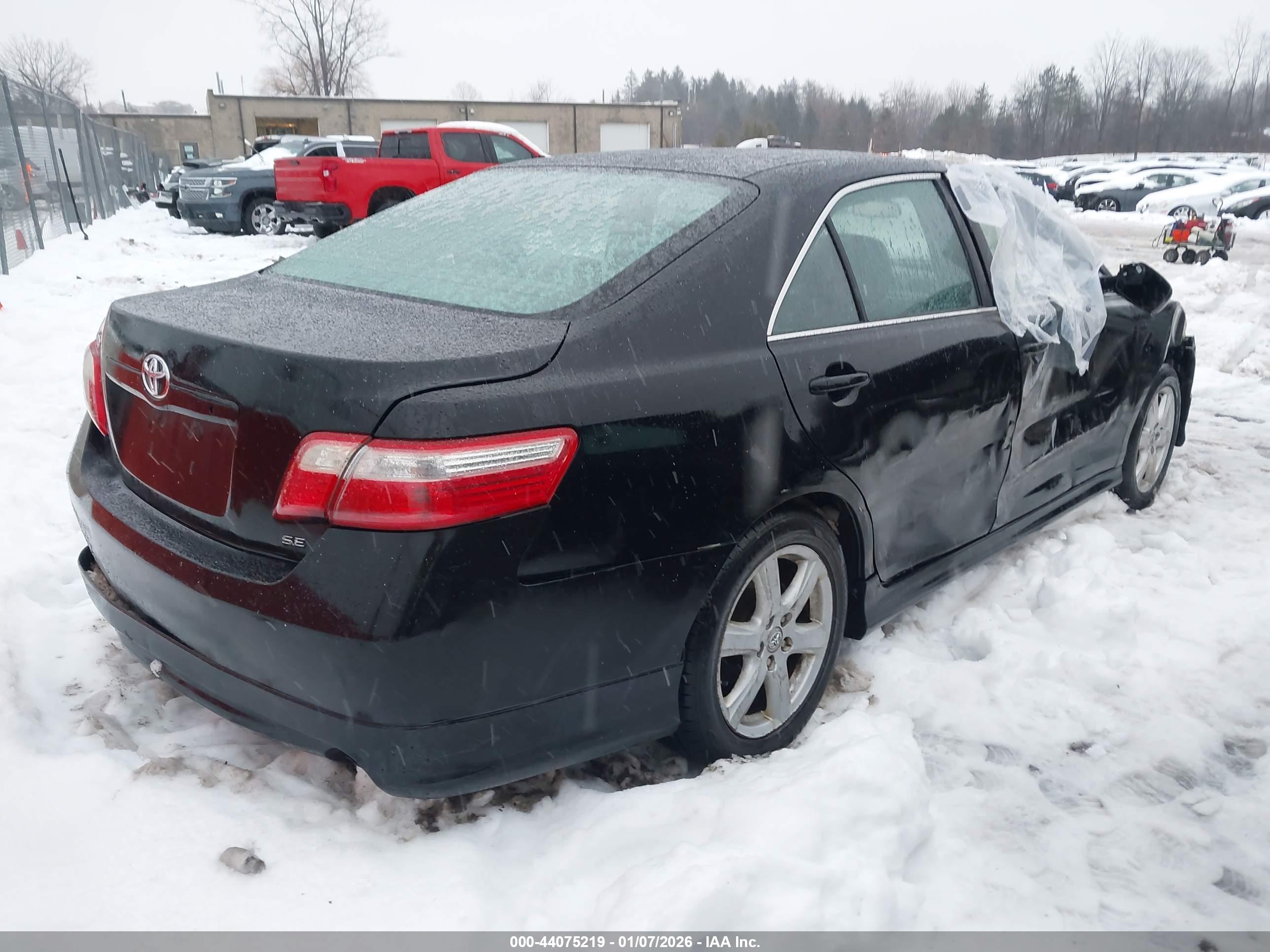 TOYOTA CAMRY image 4