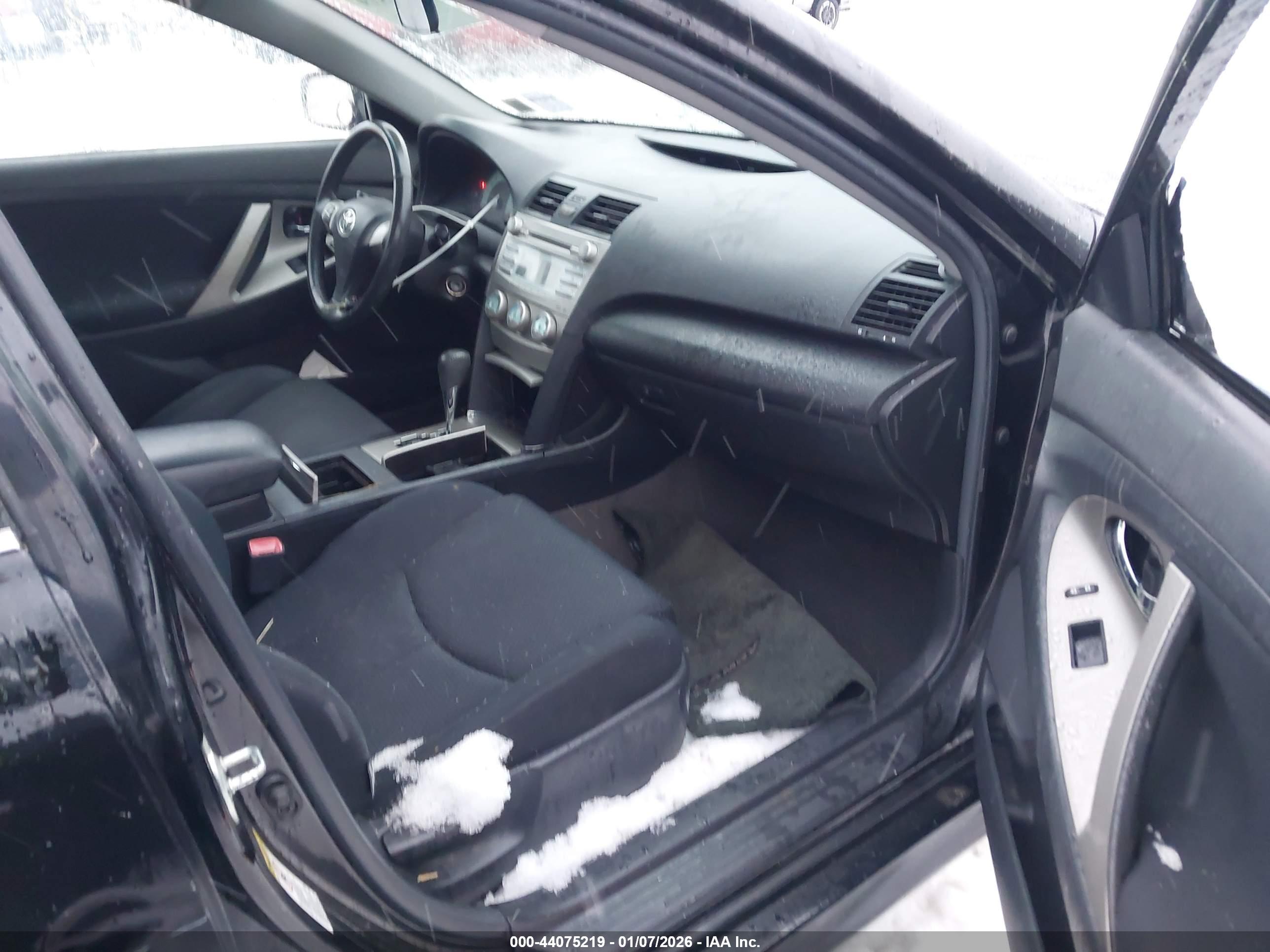 TOYOTA CAMRY image 5