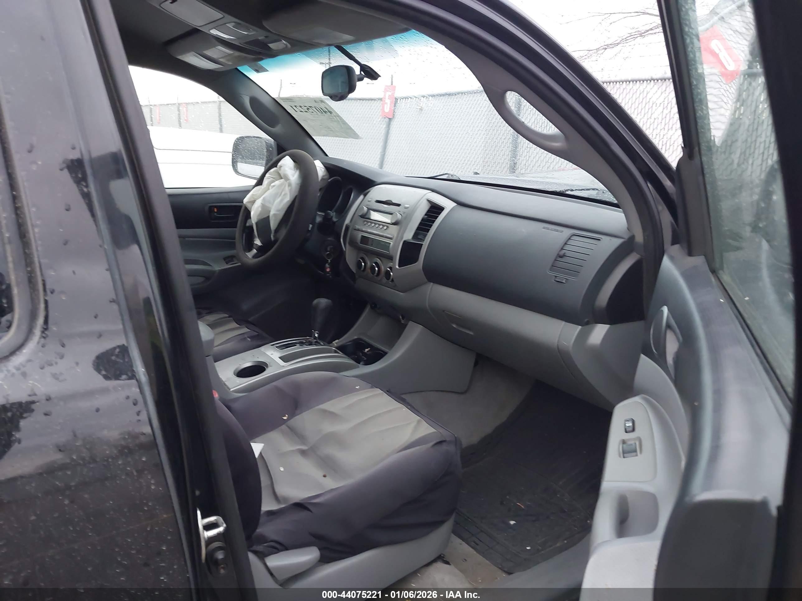 TOYOTA TACOMA image 5