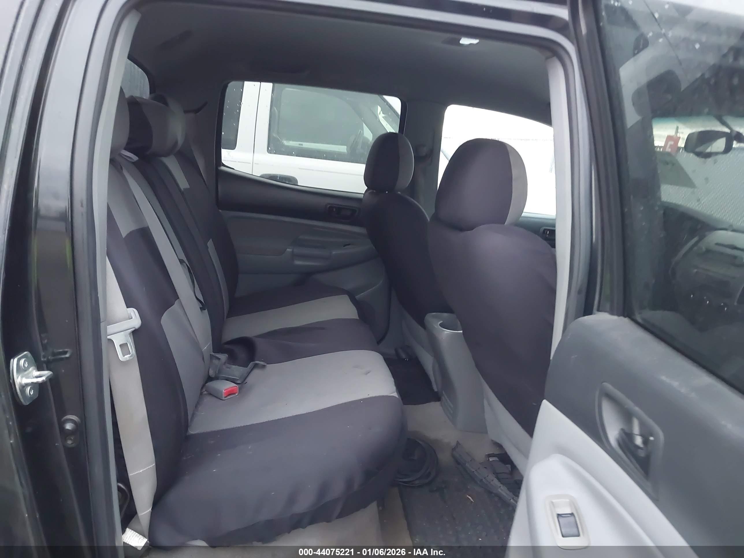 TOYOTA TACOMA image 8