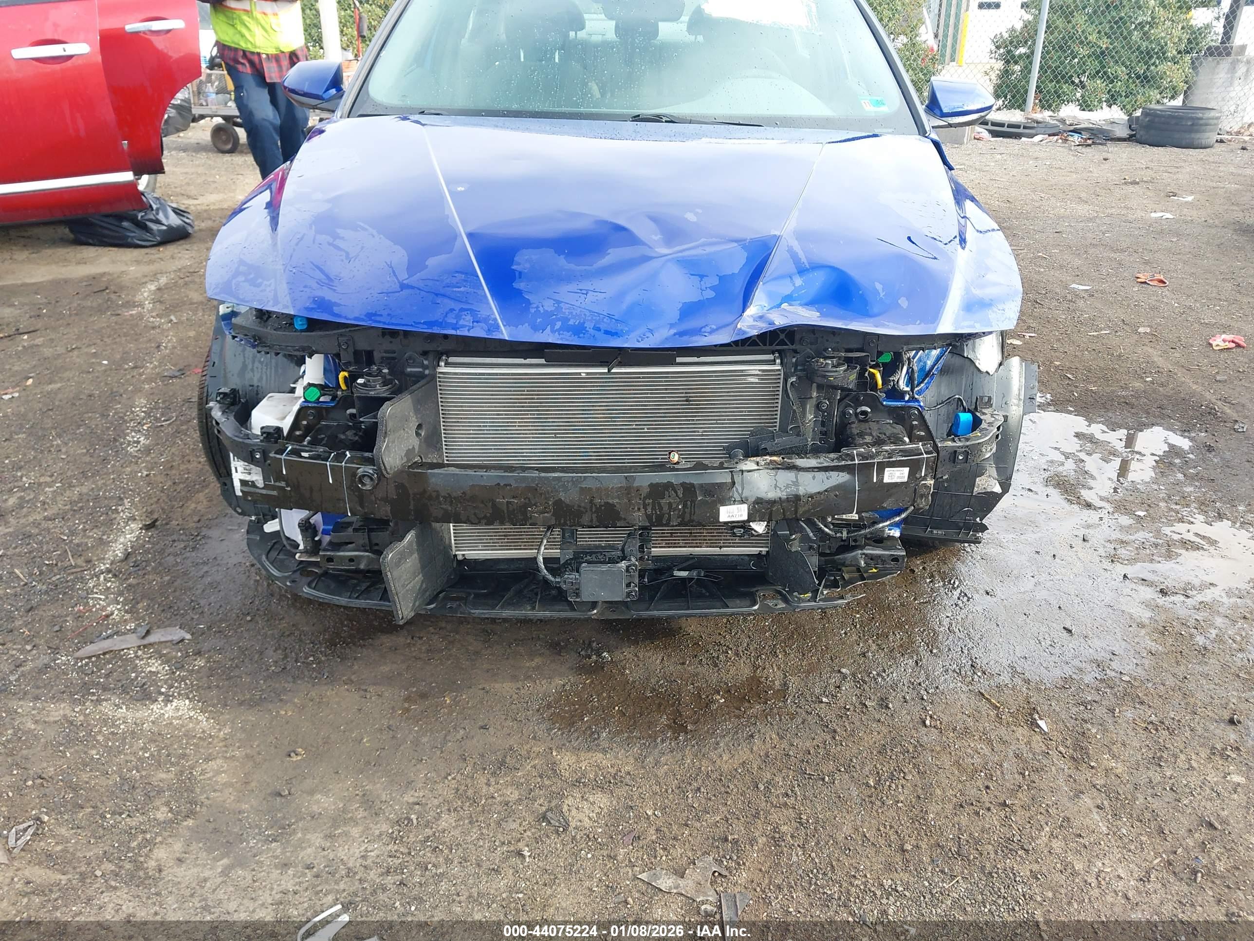 HYUNDAI ELANTRA image 6