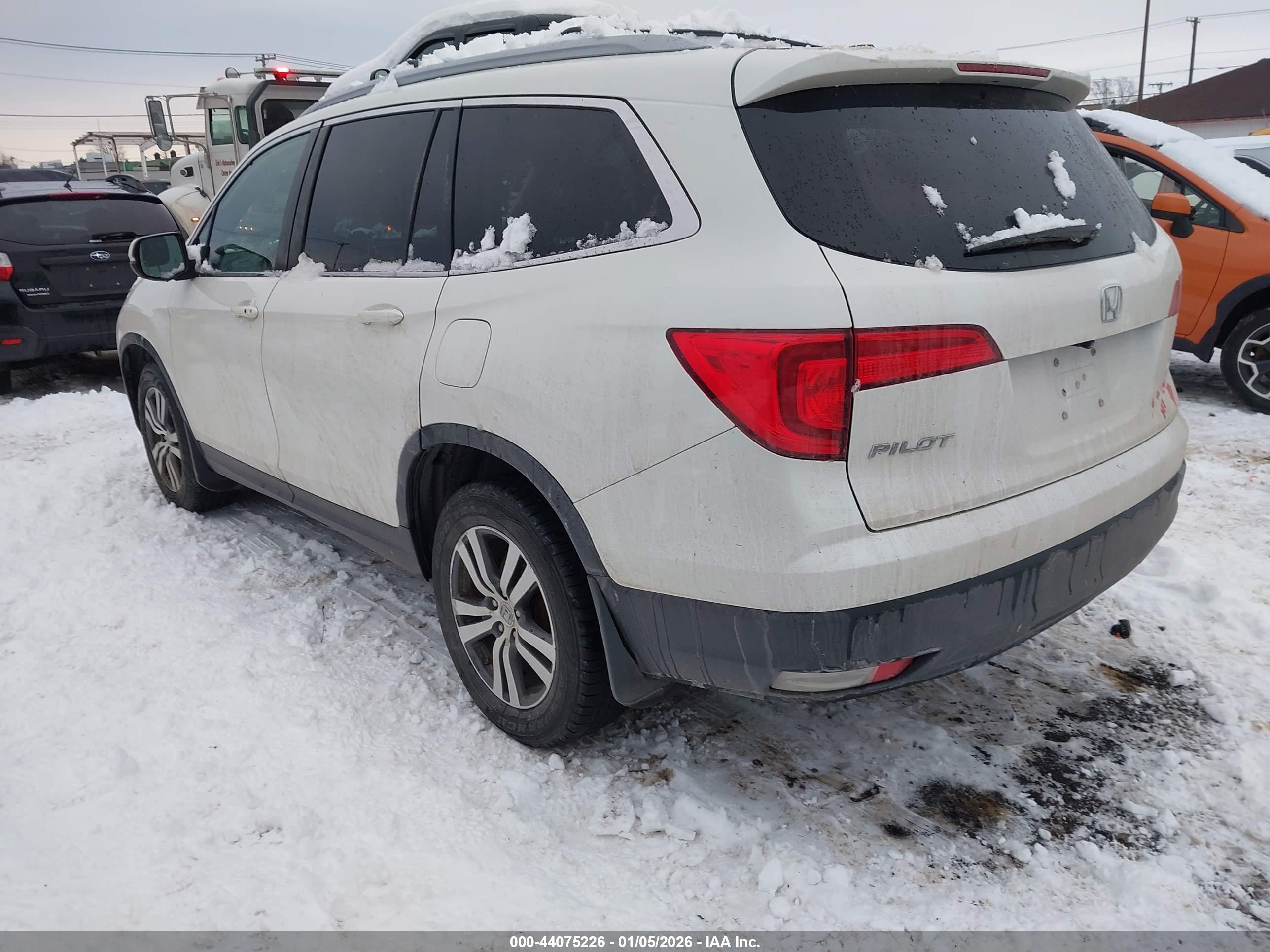 HONDA PILOT image 3