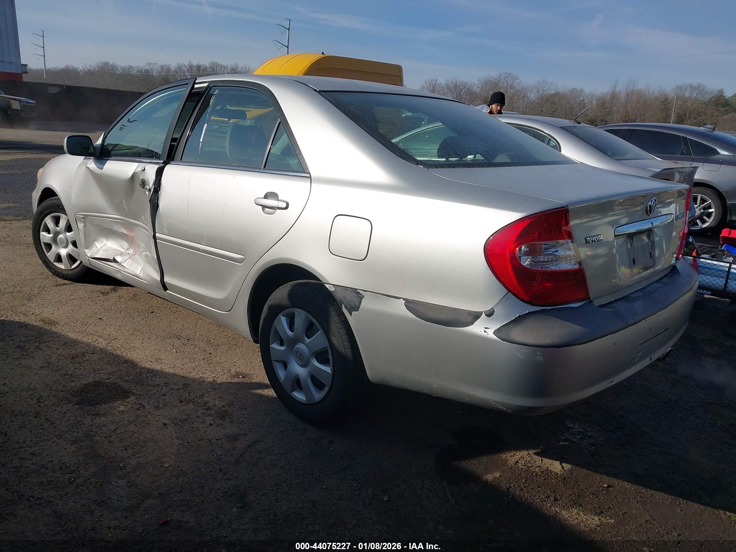 TOYOTA CAMRY image 3