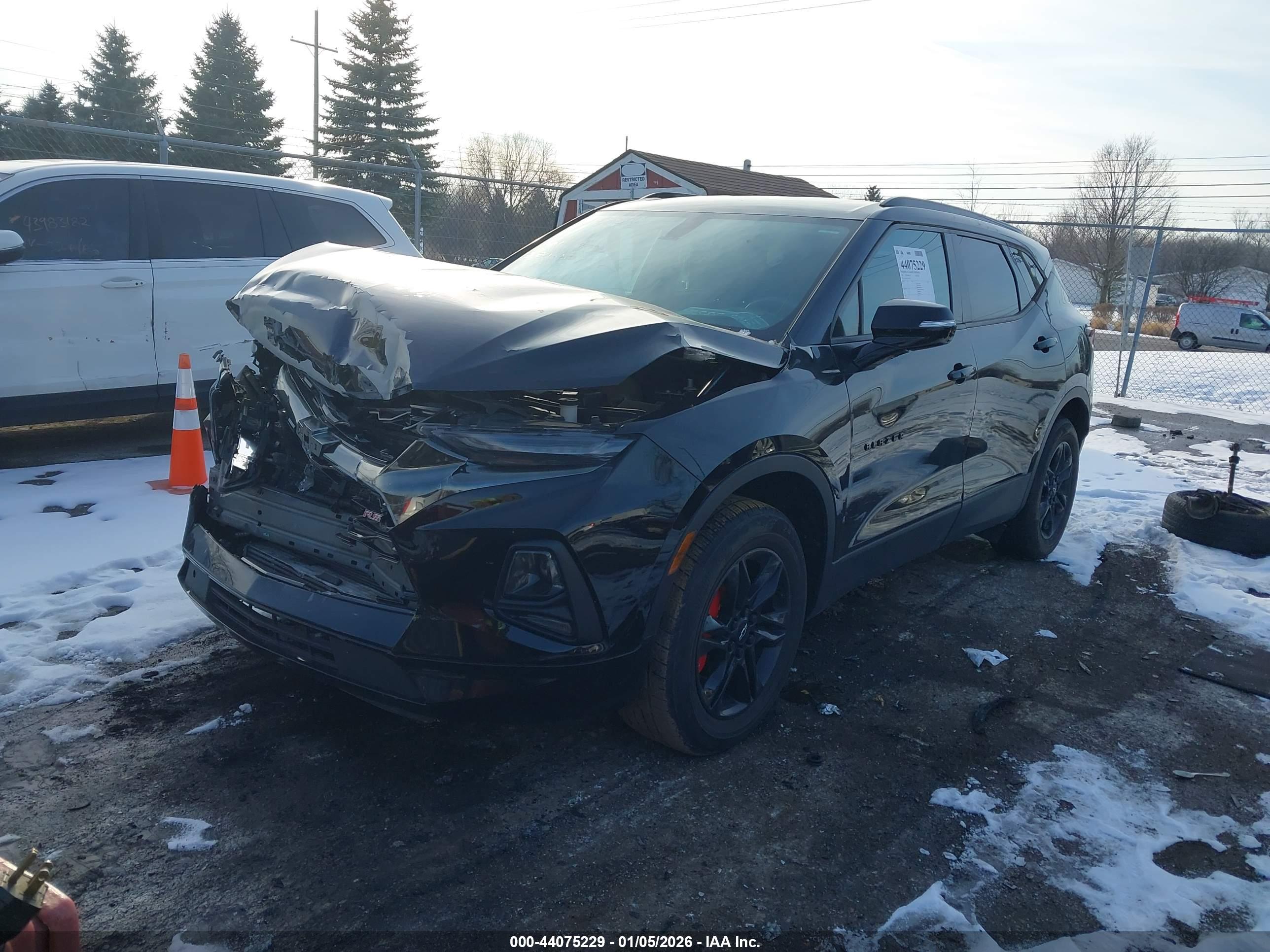 CHEVROLET BLAZER image 2