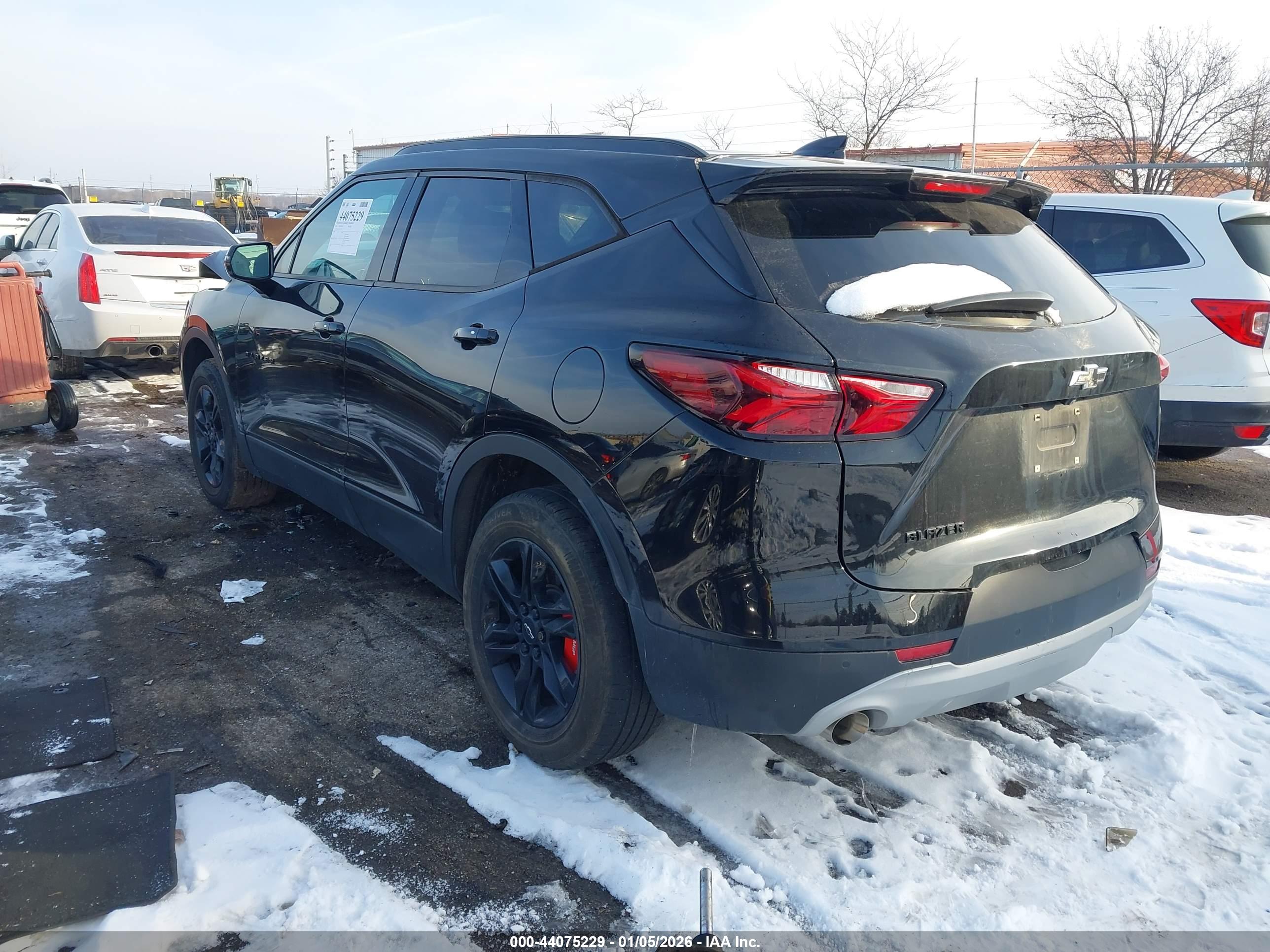 CHEVROLET BLAZER image 3