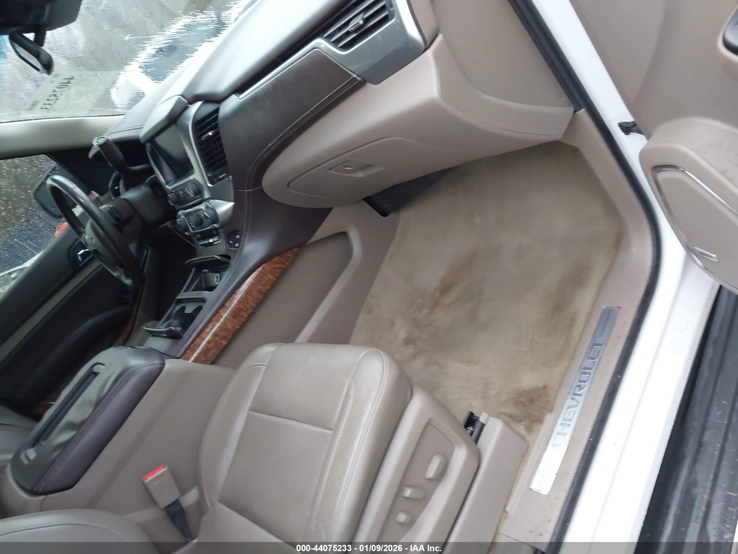 CHEVROLET TAHOE image 5