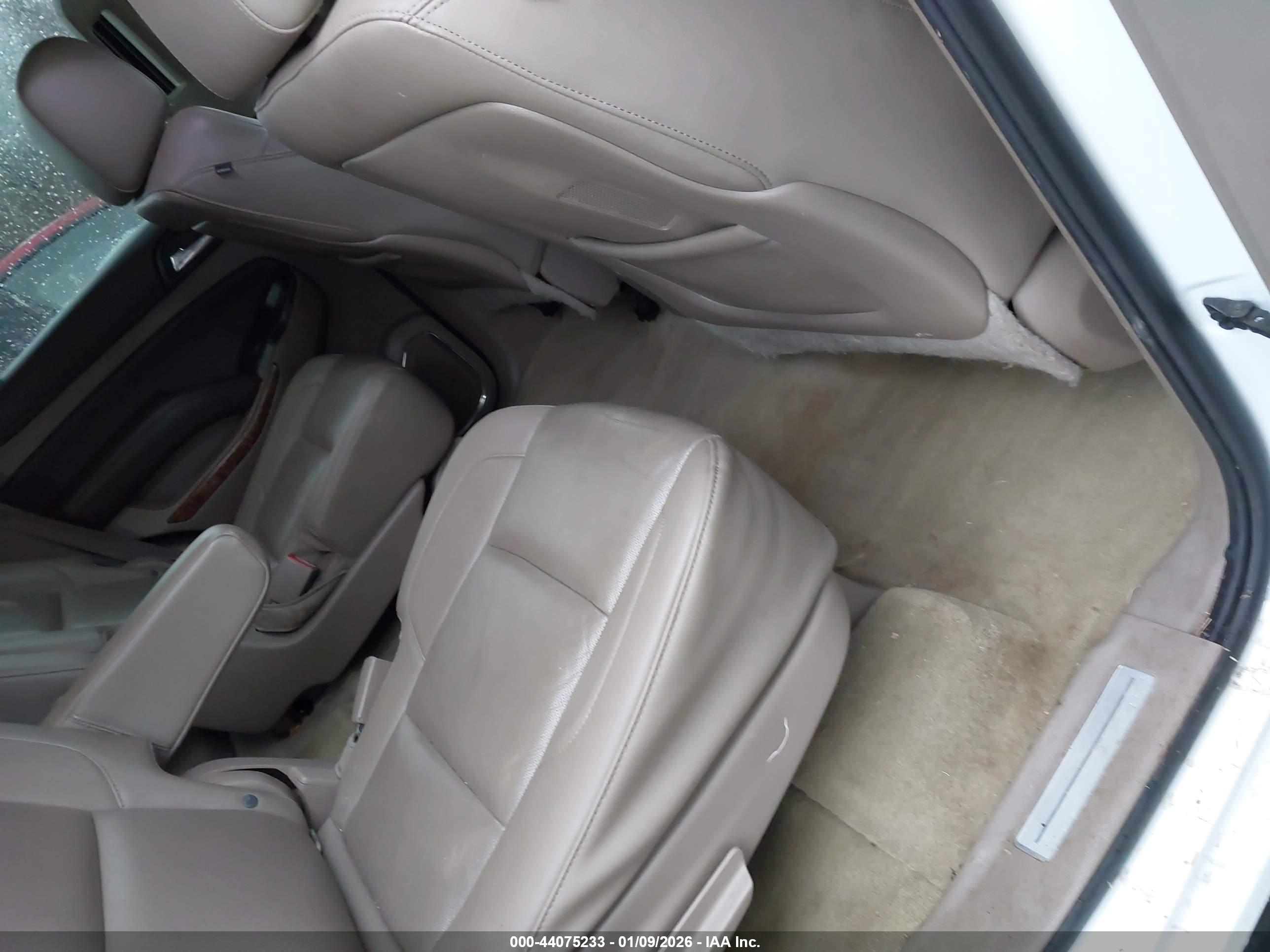 CHEVROLET TAHOE image 8