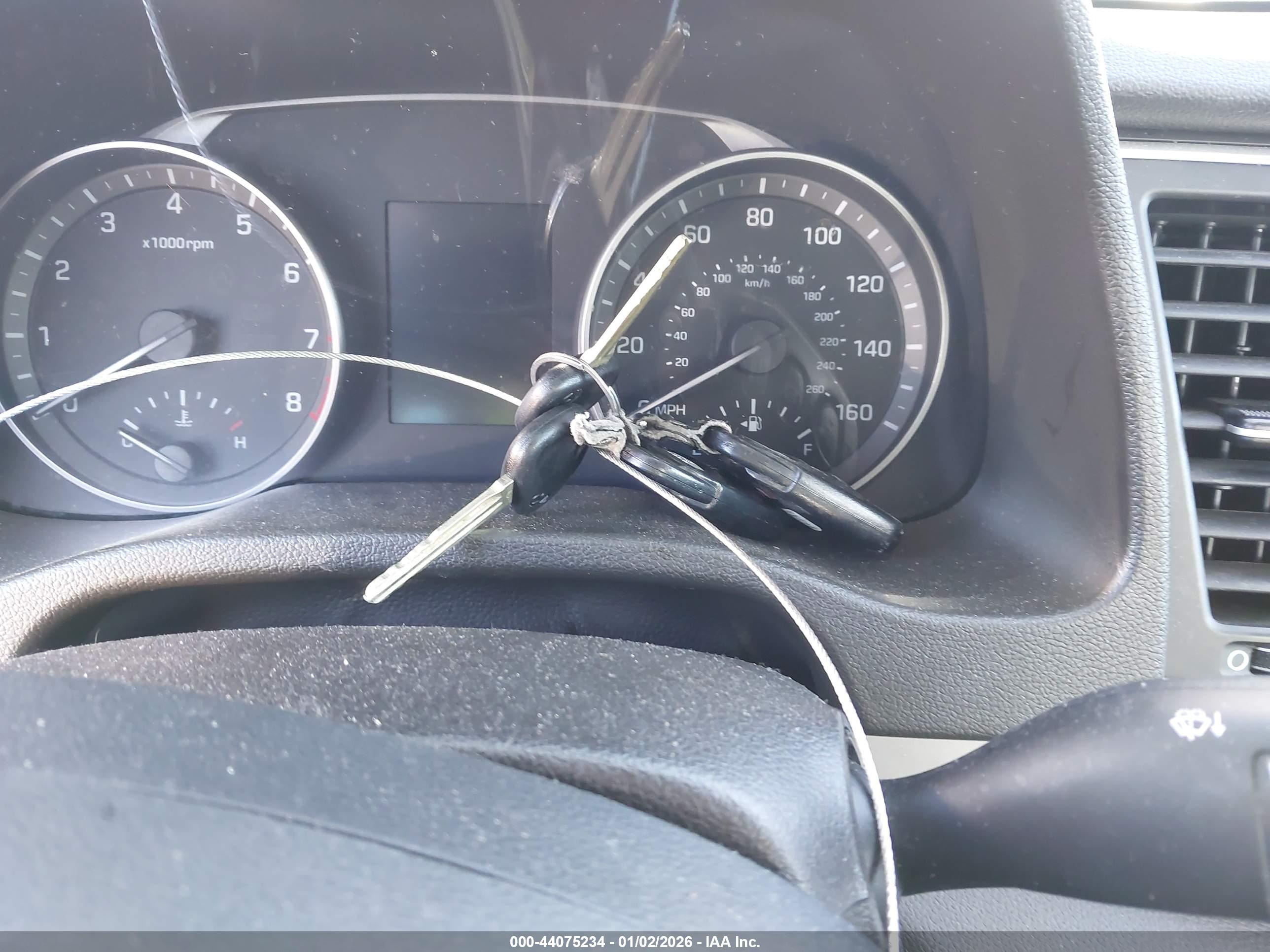 HYUNDAI ELANTRA image 11