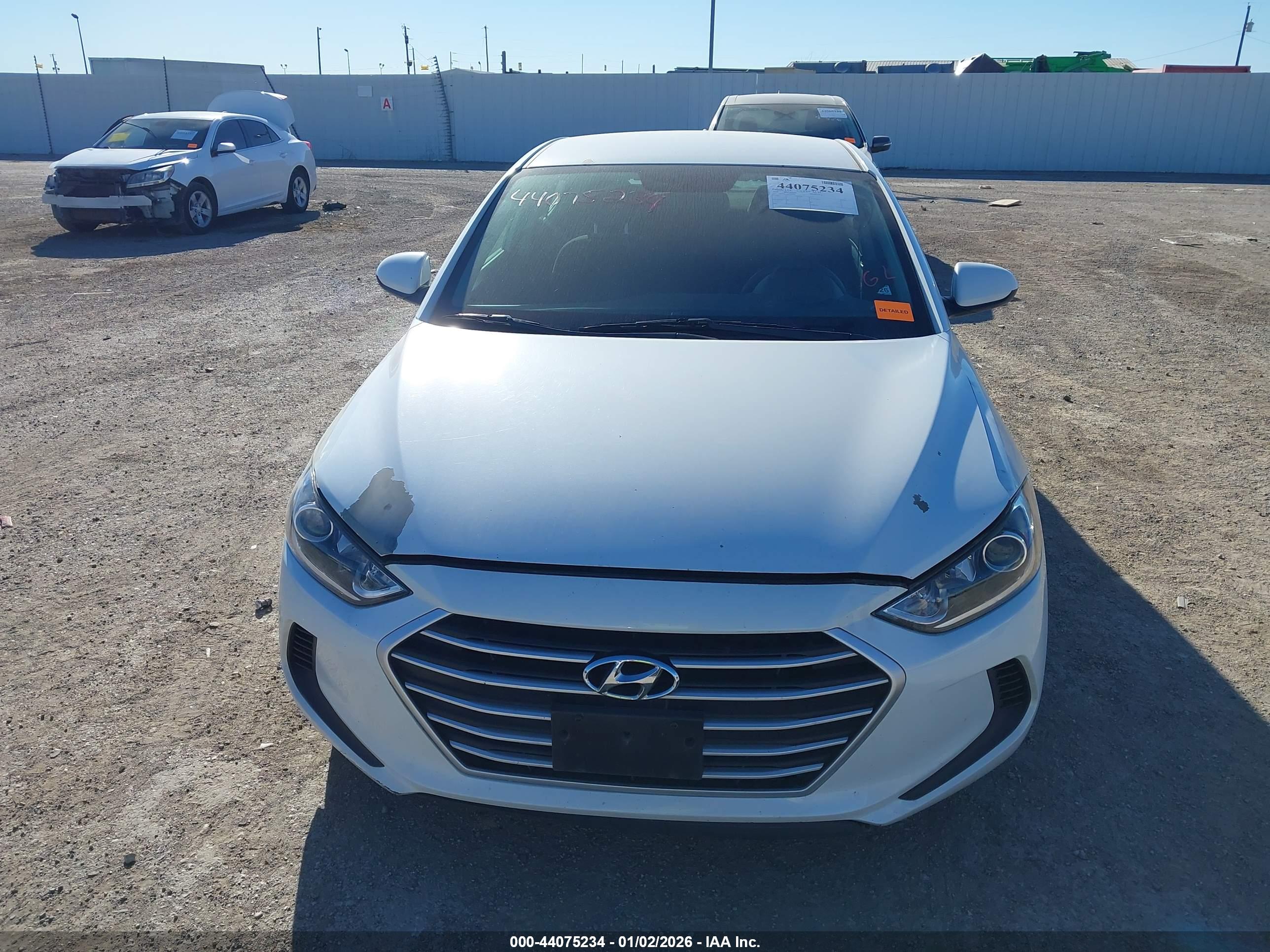 HYUNDAI ELANTRA image 6