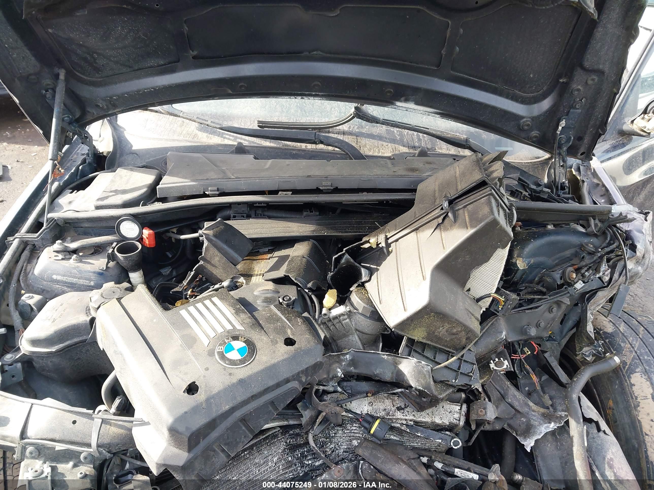 BMW 328XI image 10