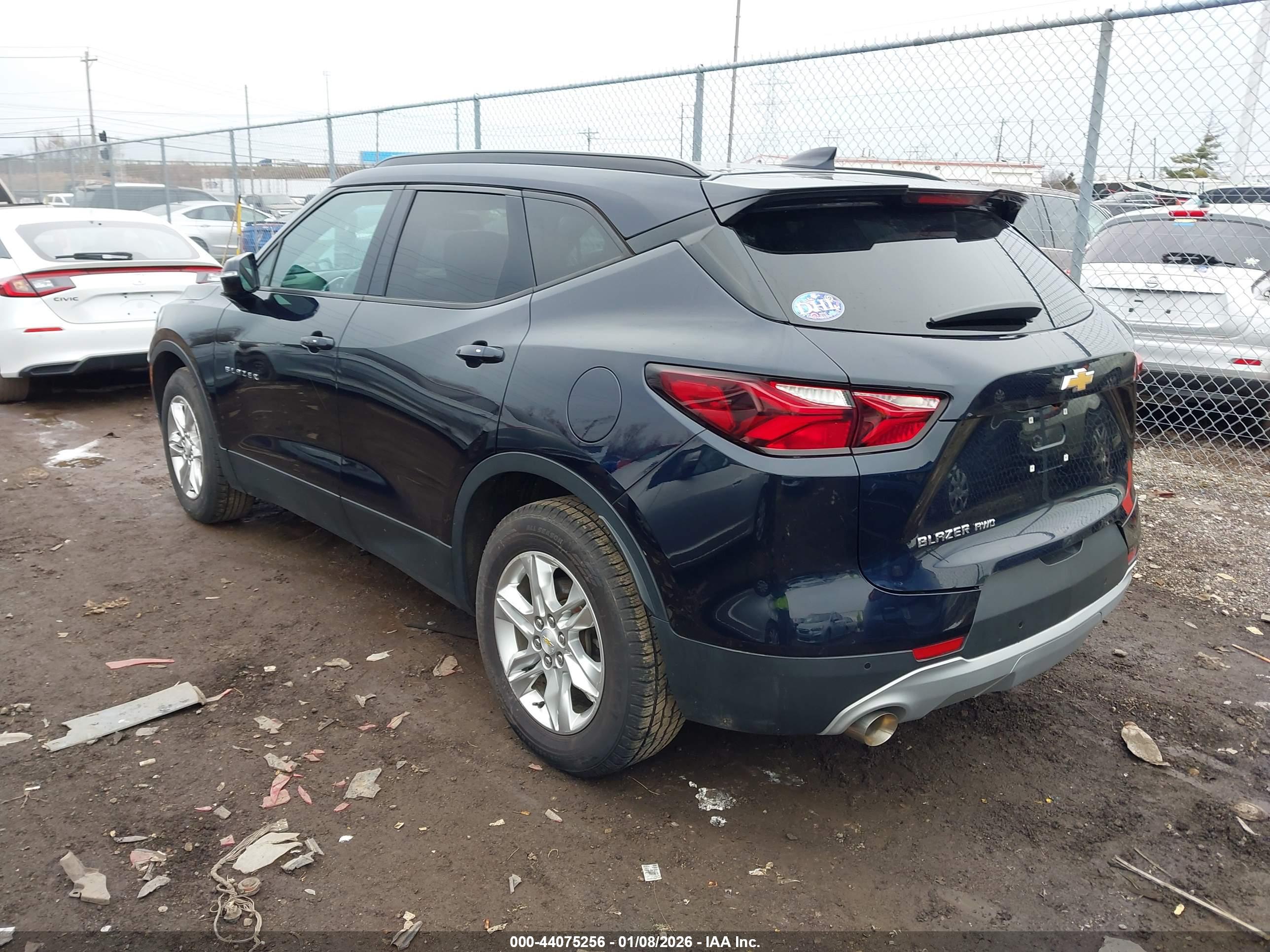 CHEVROLET BLAZER image 3
