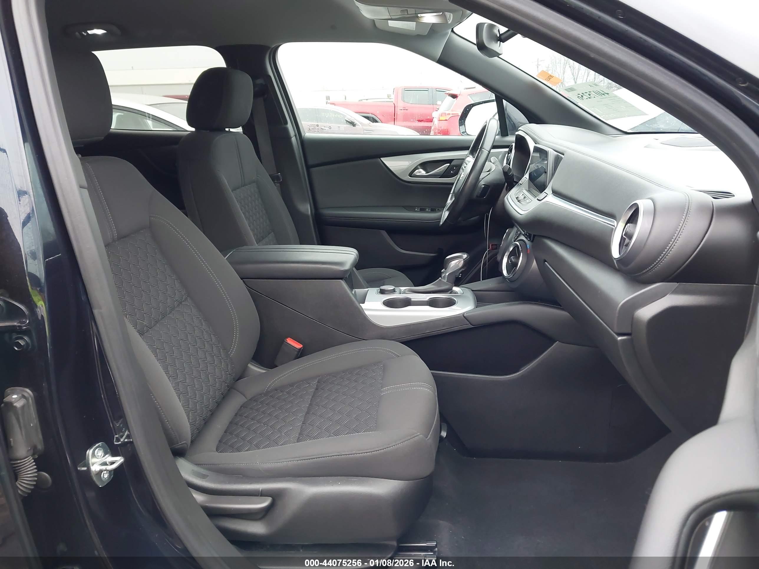 CHEVROLET BLAZER image 5