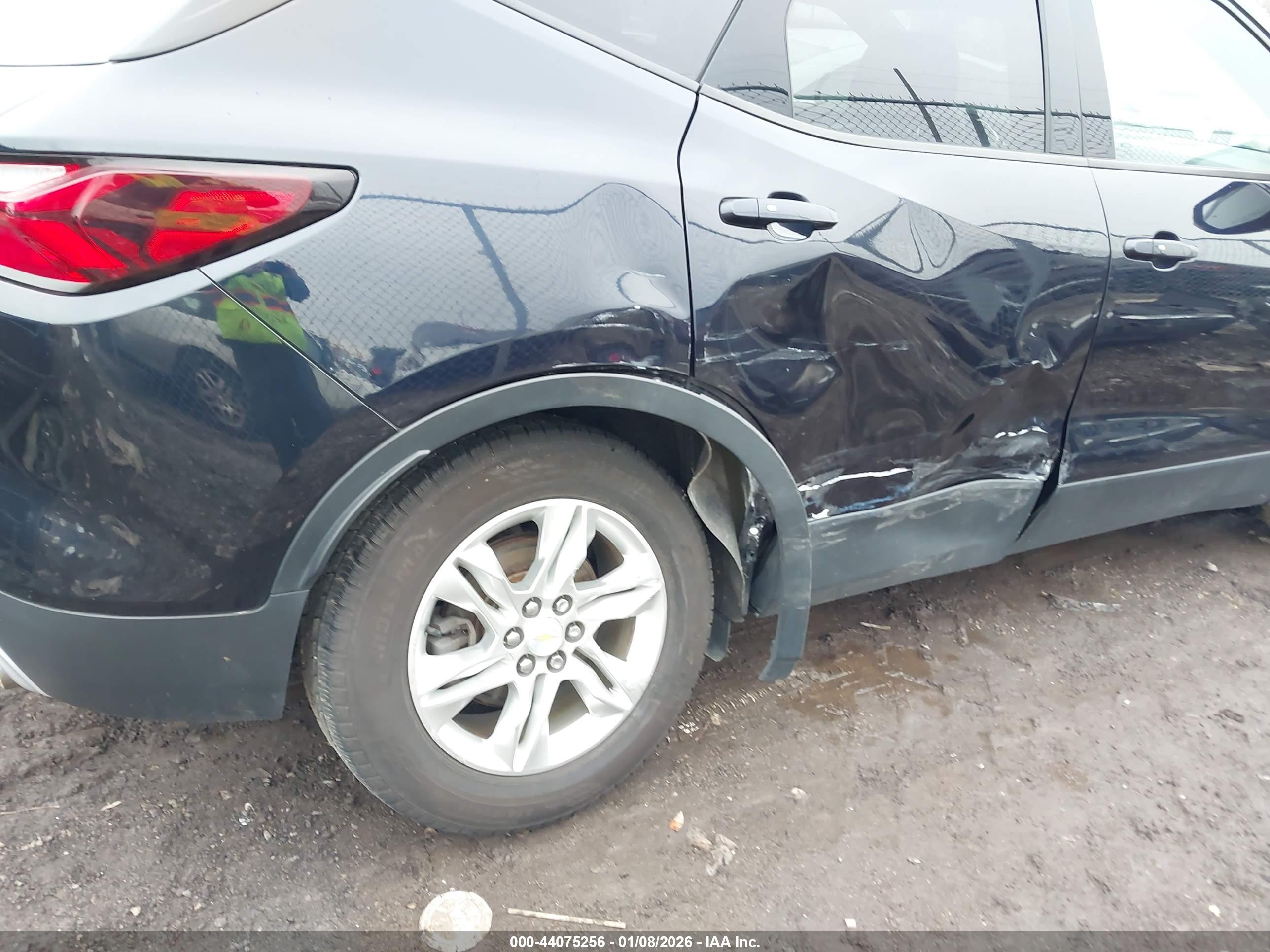 CHEVROLET BLAZER image 6