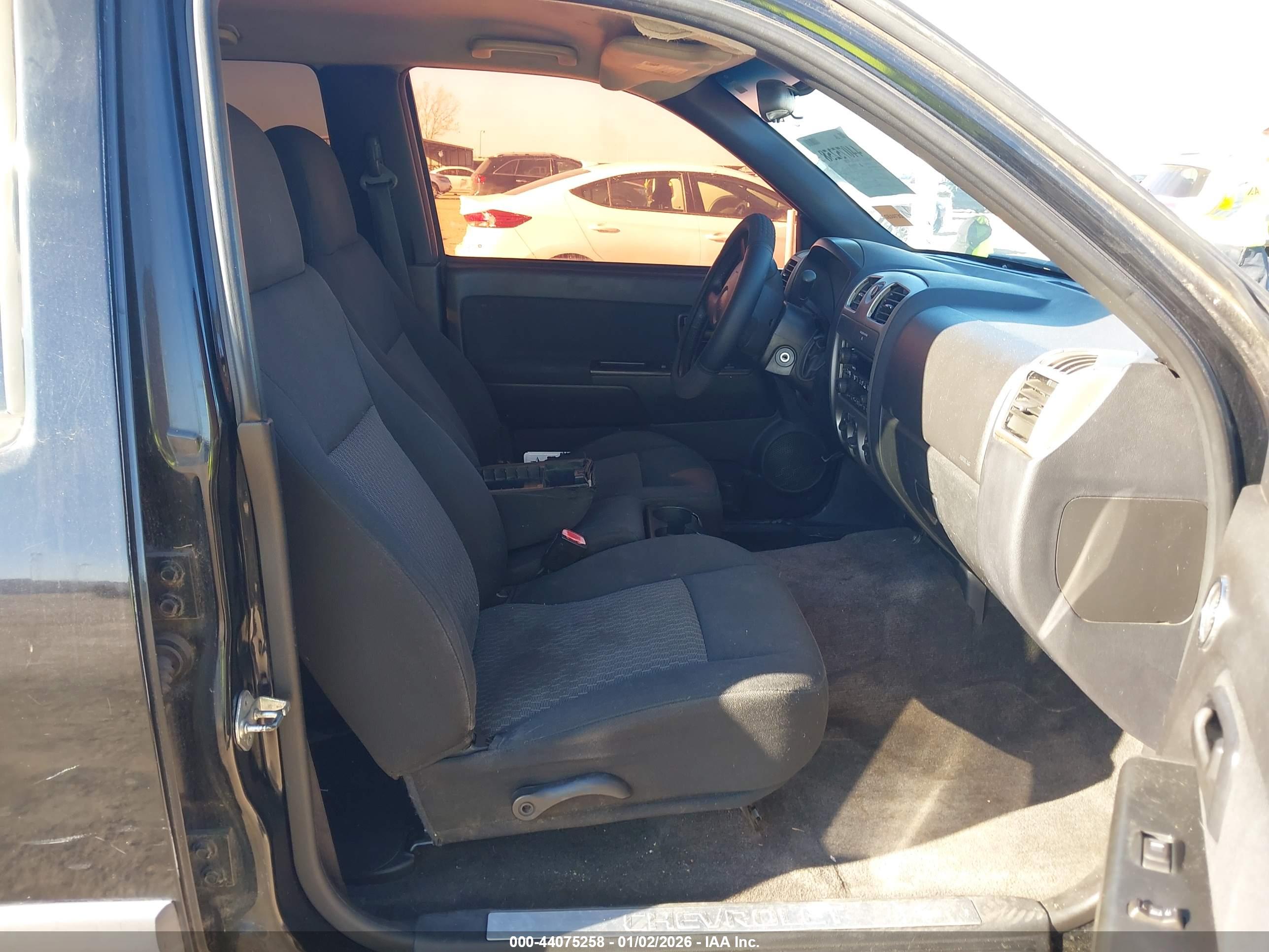 CHEVROLET COLORADO image 5