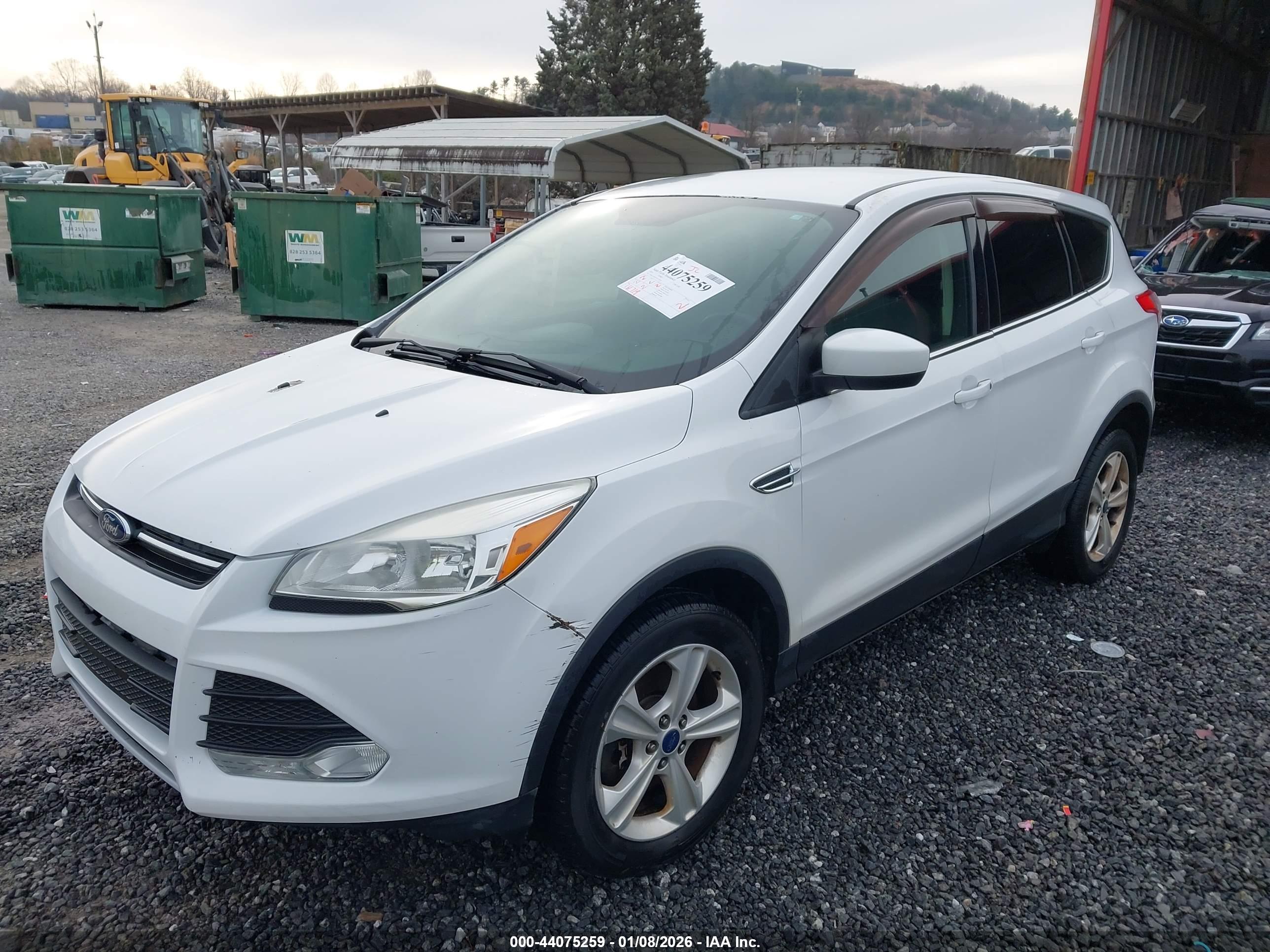 FORD ESCAPE image 2