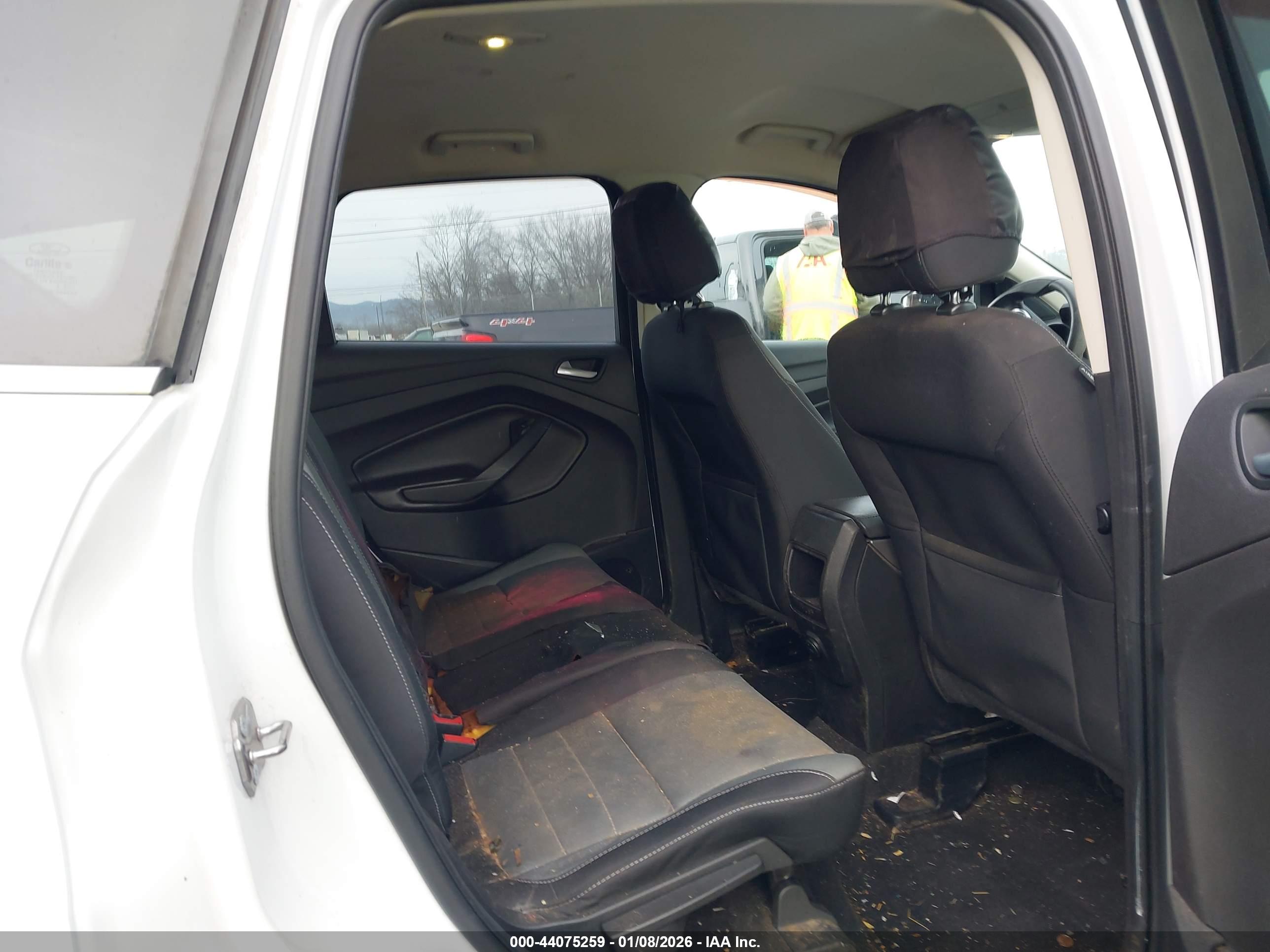 FORD ESCAPE image 8