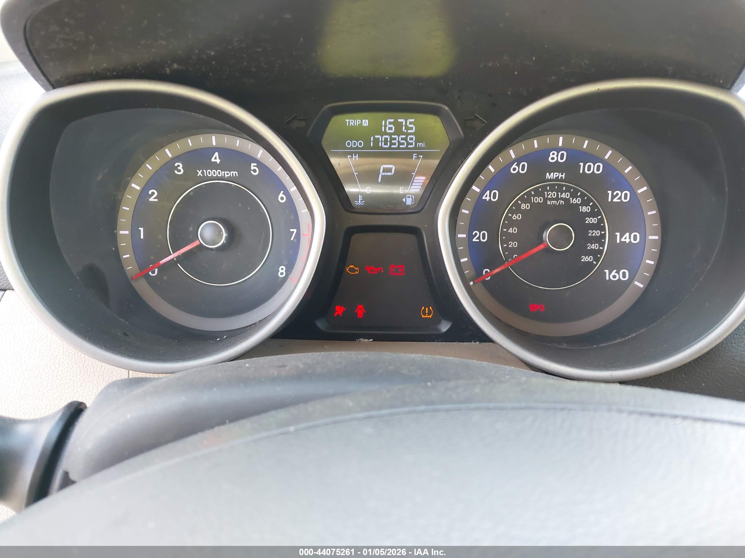 HYUNDAI ELANTRA image 7