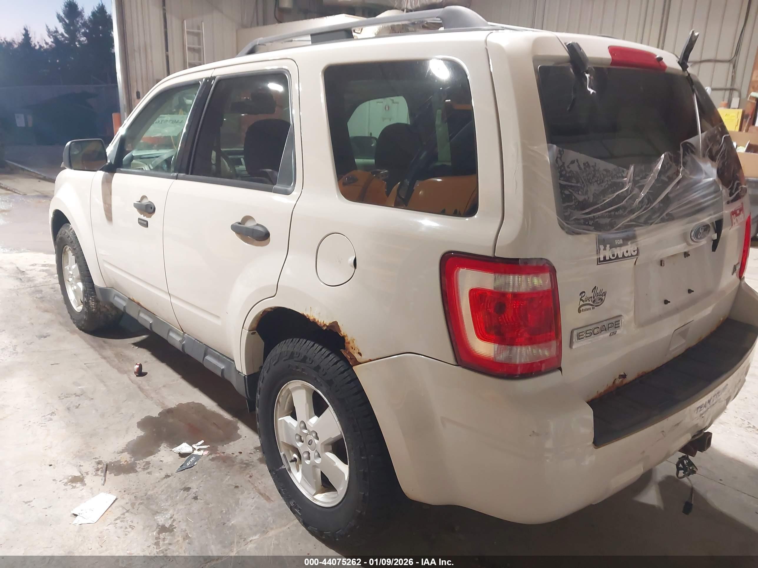 FORD ESCAPE image 3