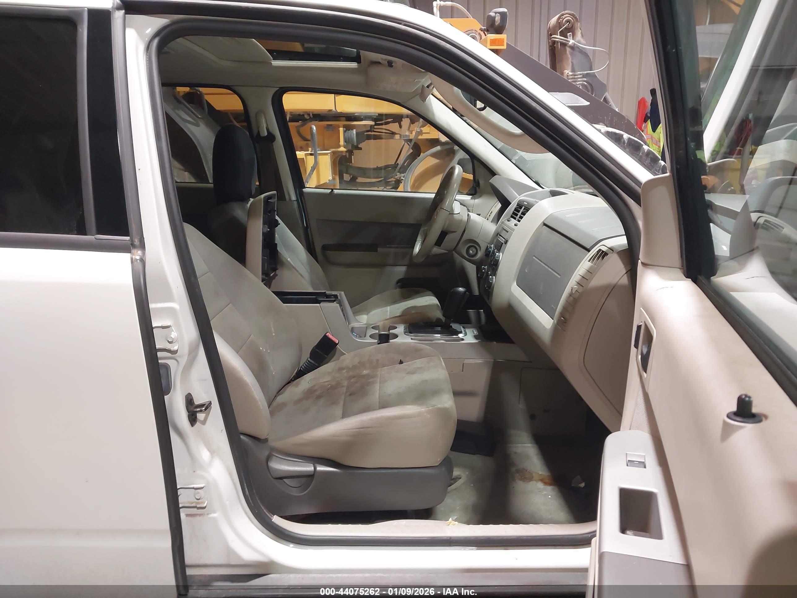 FORD ESCAPE image 5