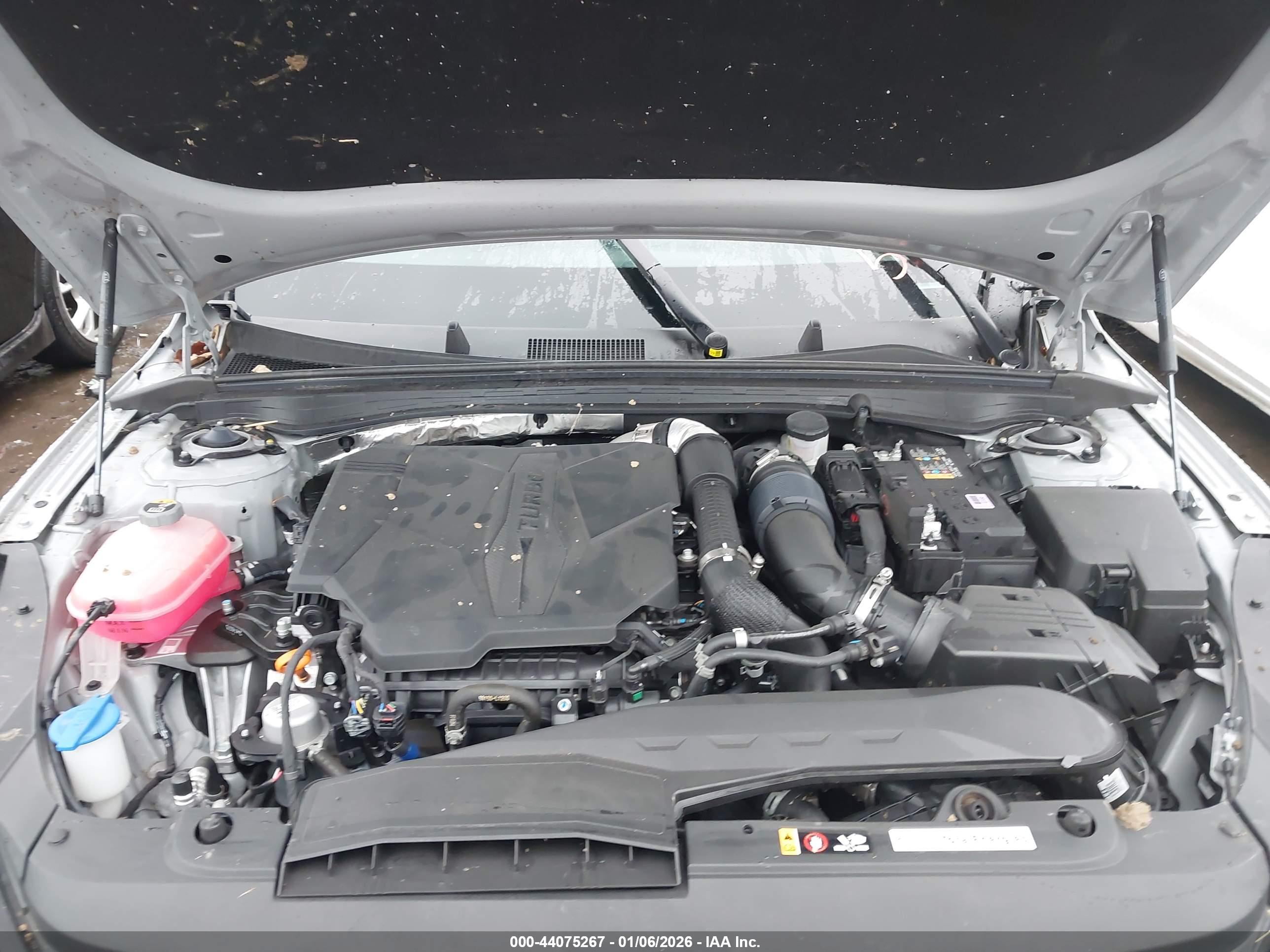 KIA K5 image 10