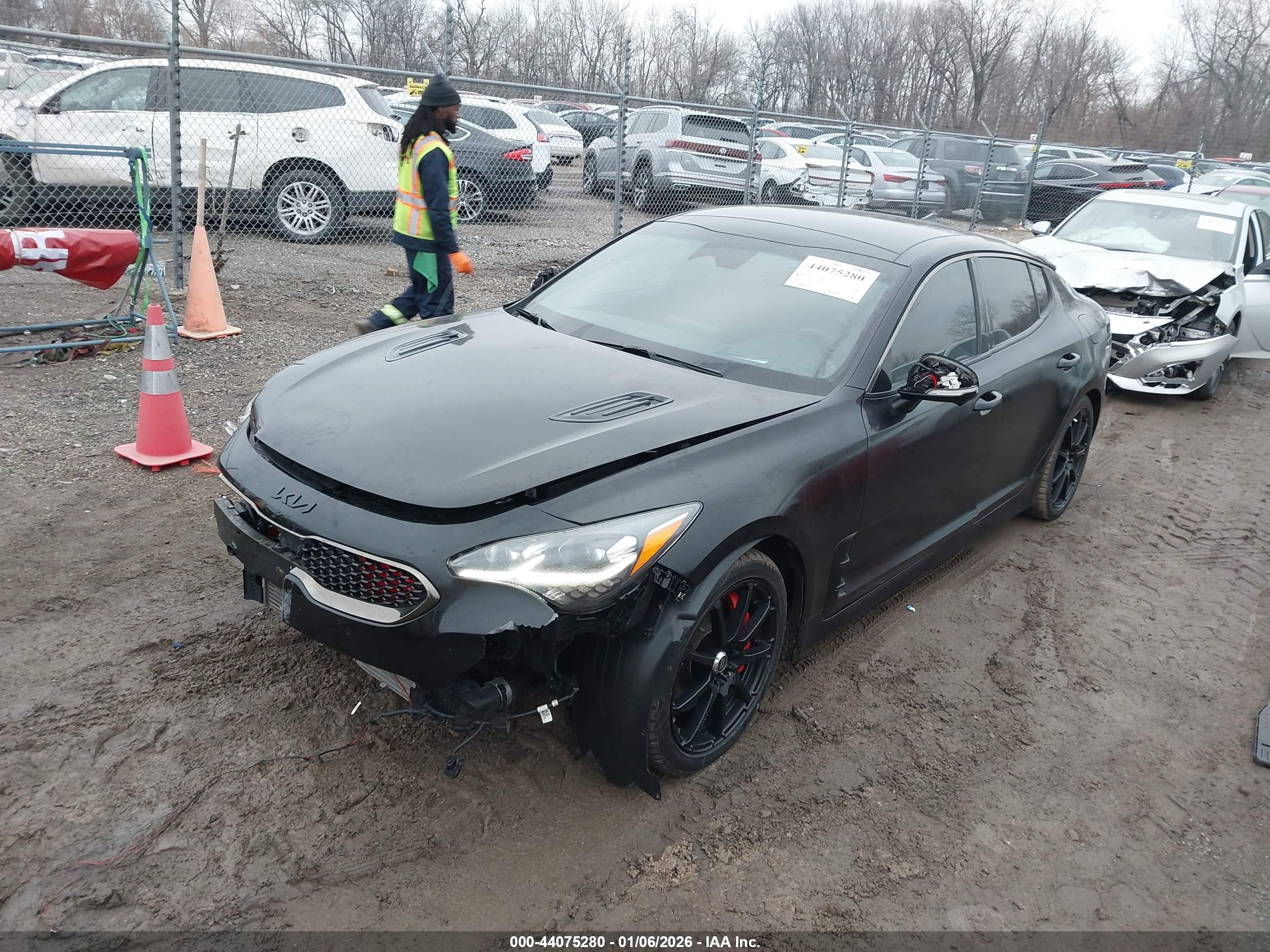 KIA STINGER image 2