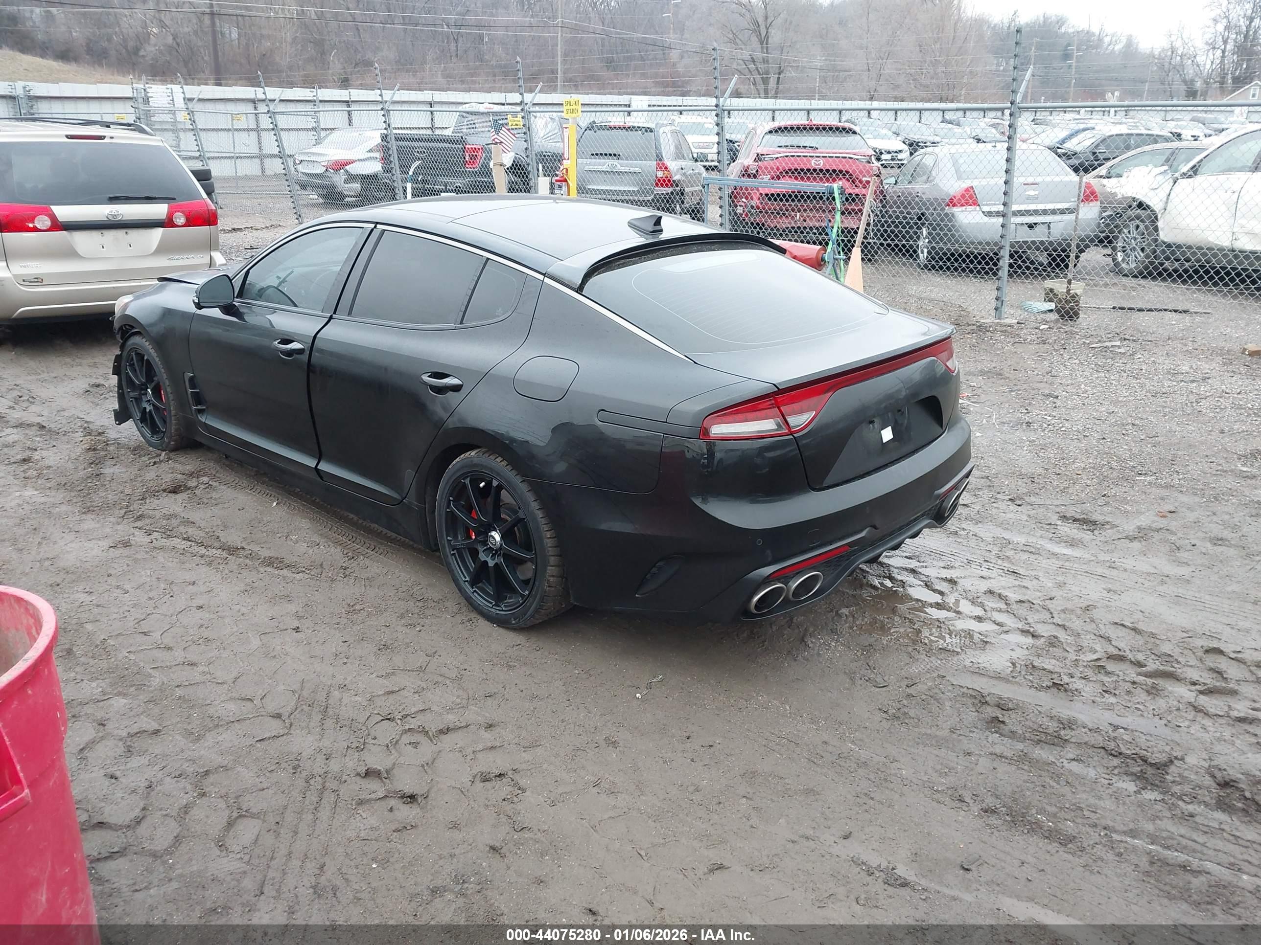 KIA STINGER image 3