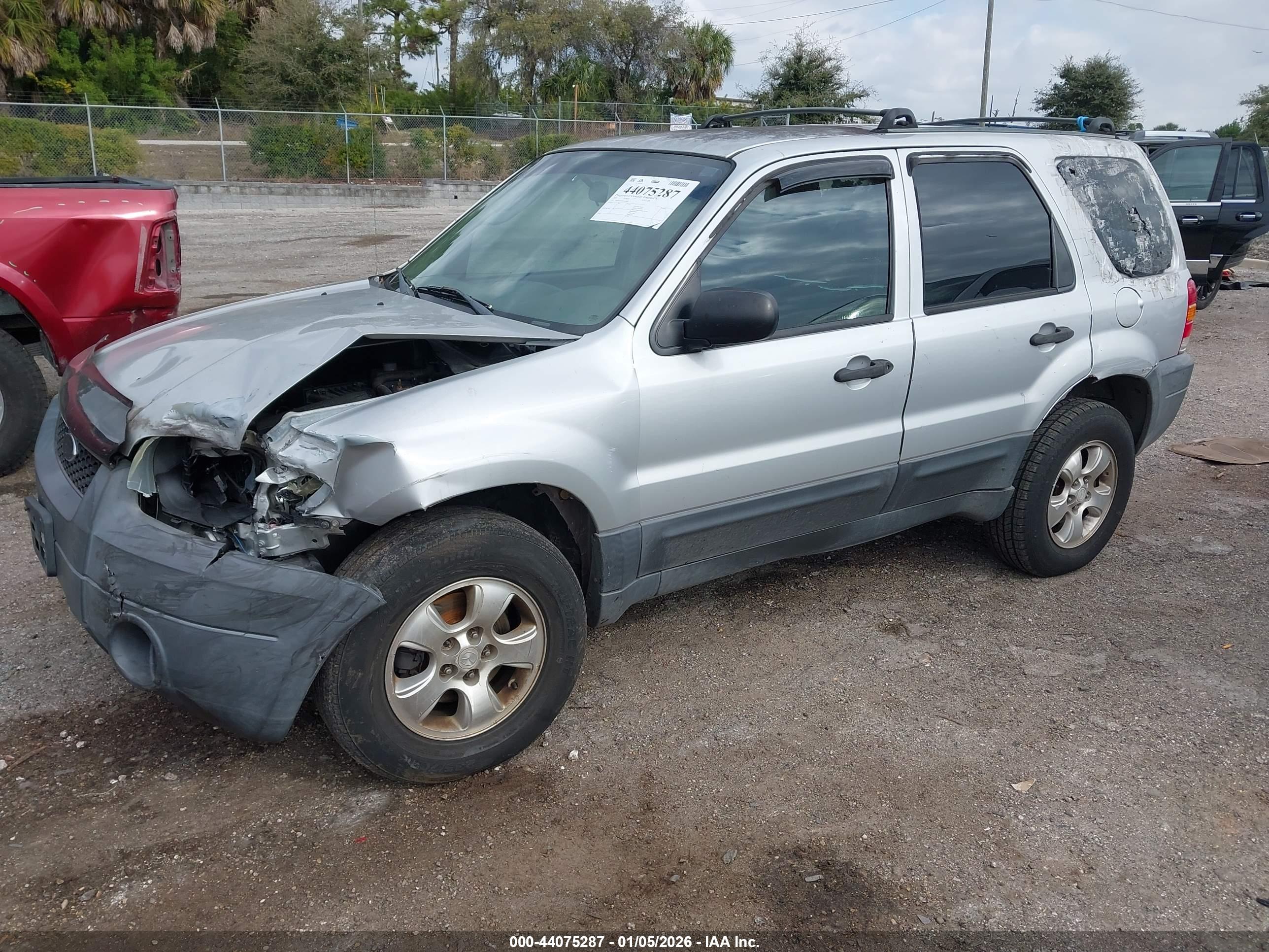 FORD ESCAPE image 2