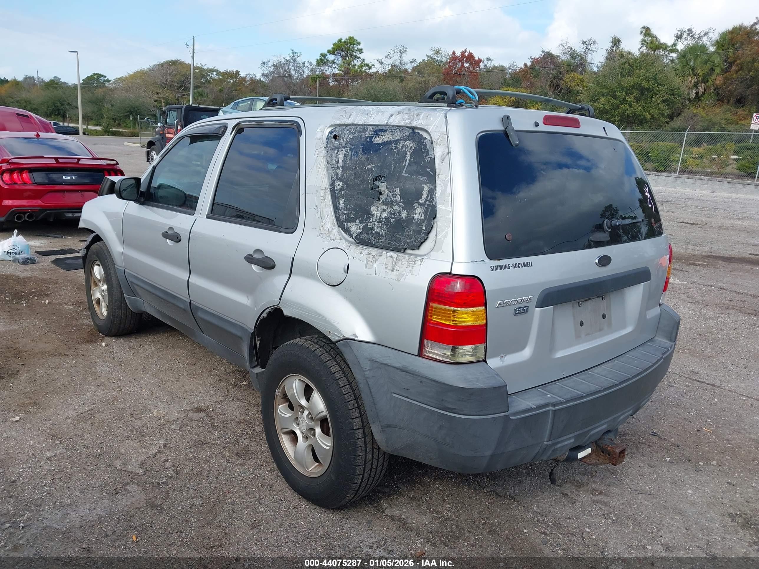 FORD ESCAPE image 3