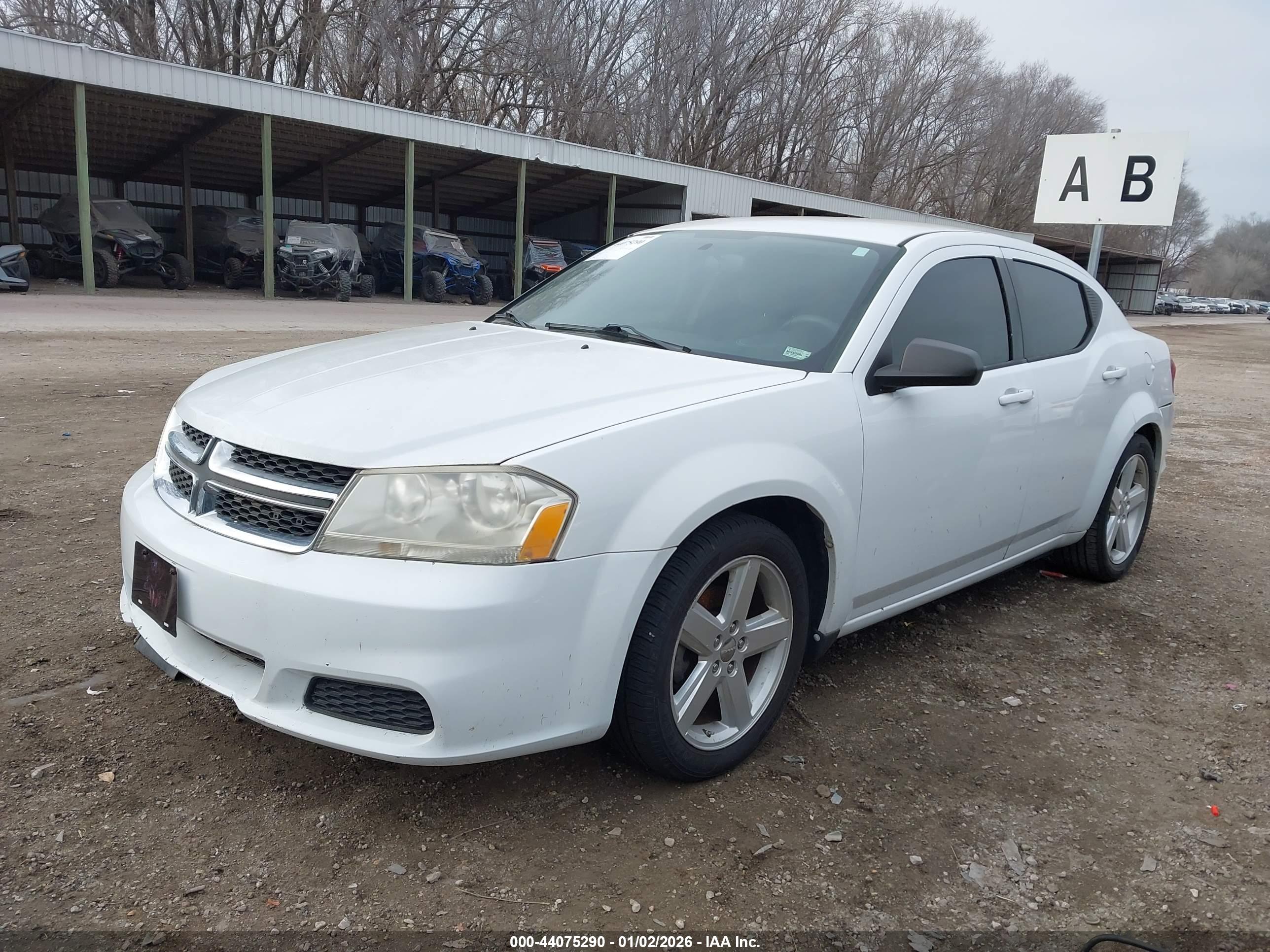 DODGE AVENGER image 2