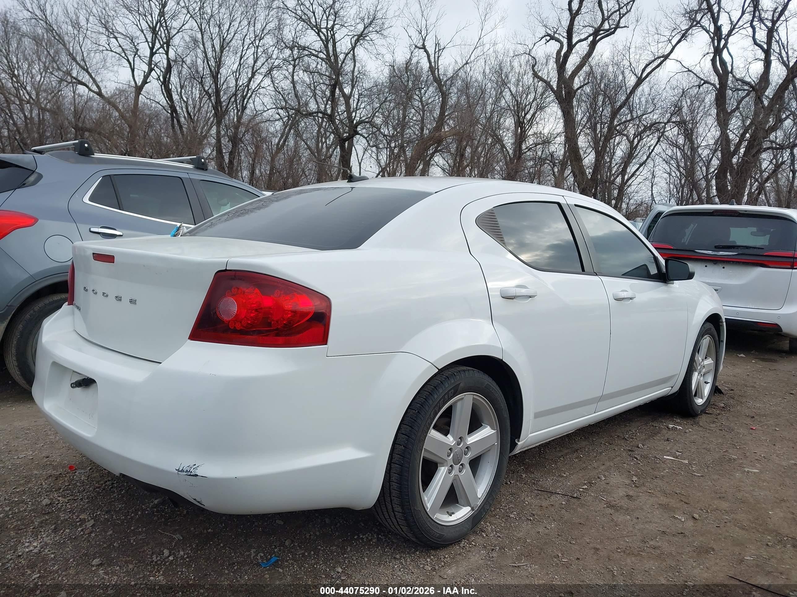 DODGE AVENGER image 4