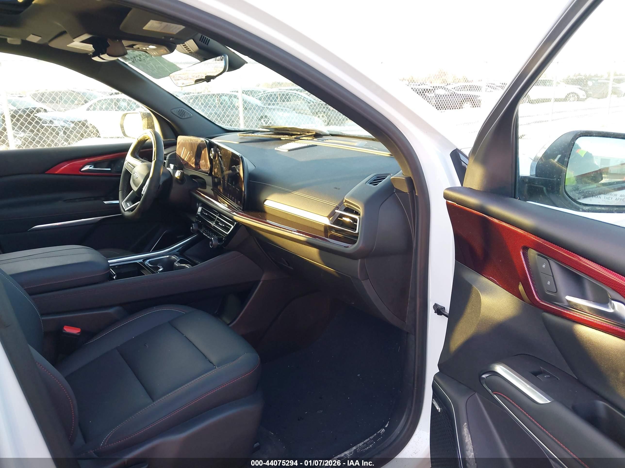 CHEVROLET TRAVERSE image 5