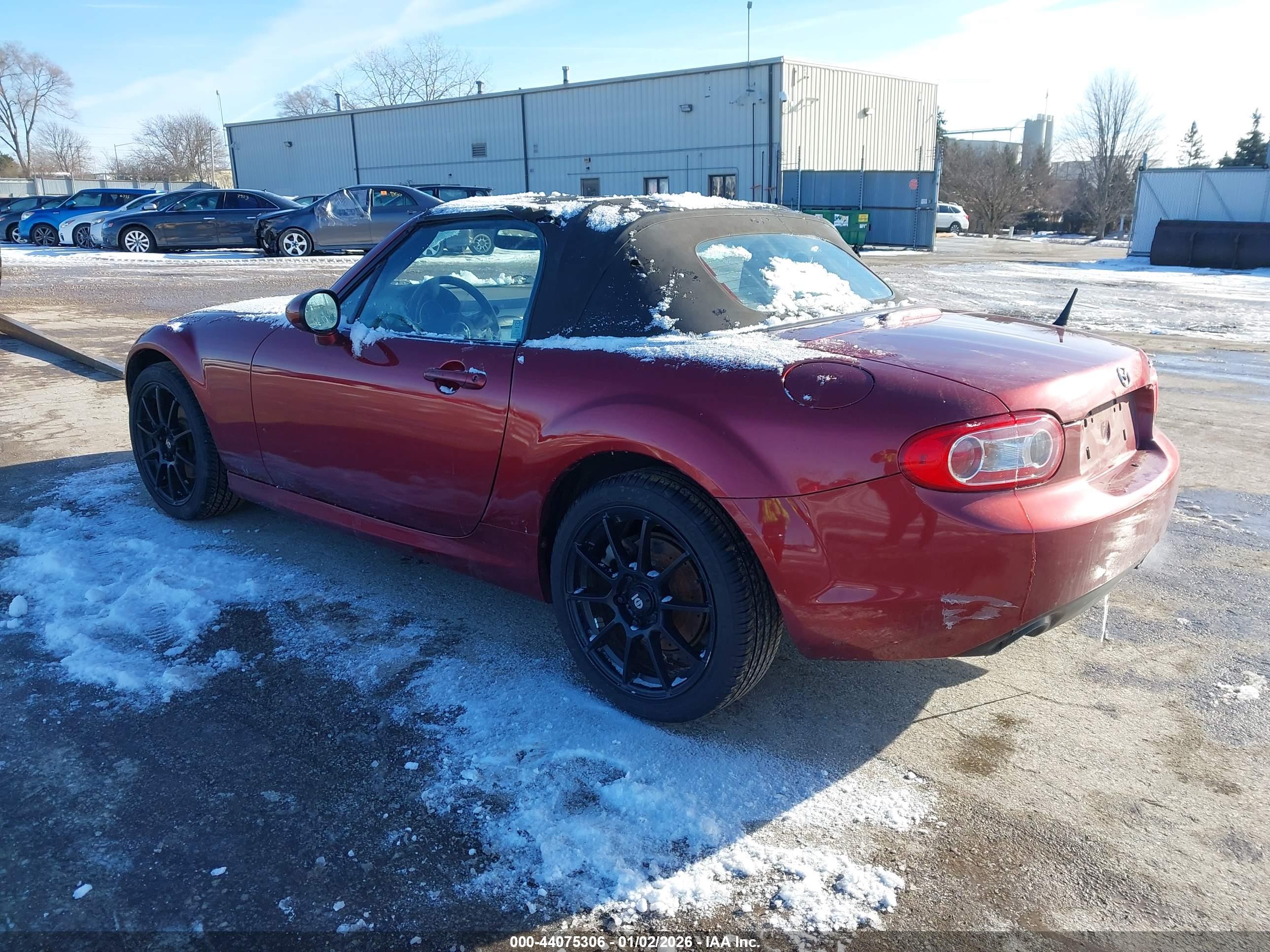 MAZDA MX-5 image 3