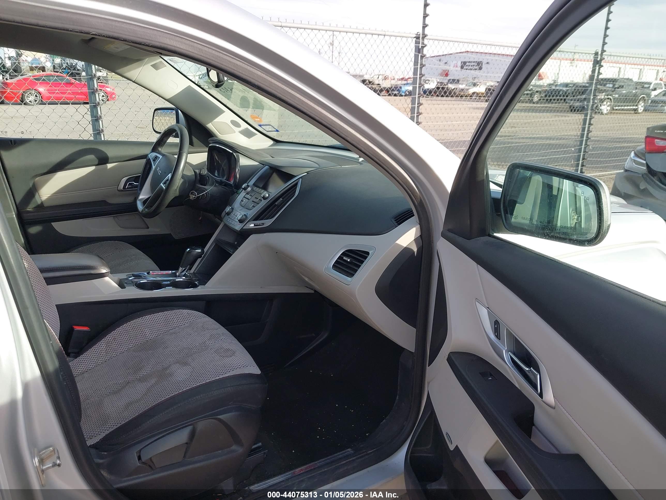 GMC TERRAIN image 5