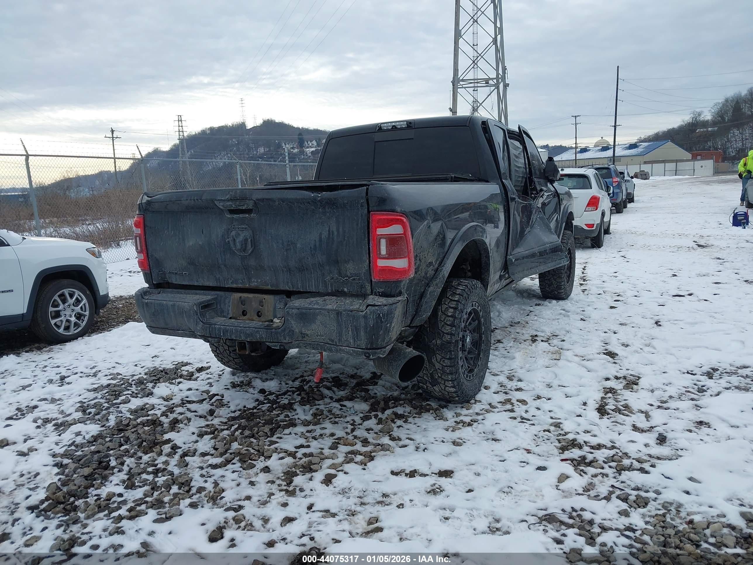 RAM 2500 image 4