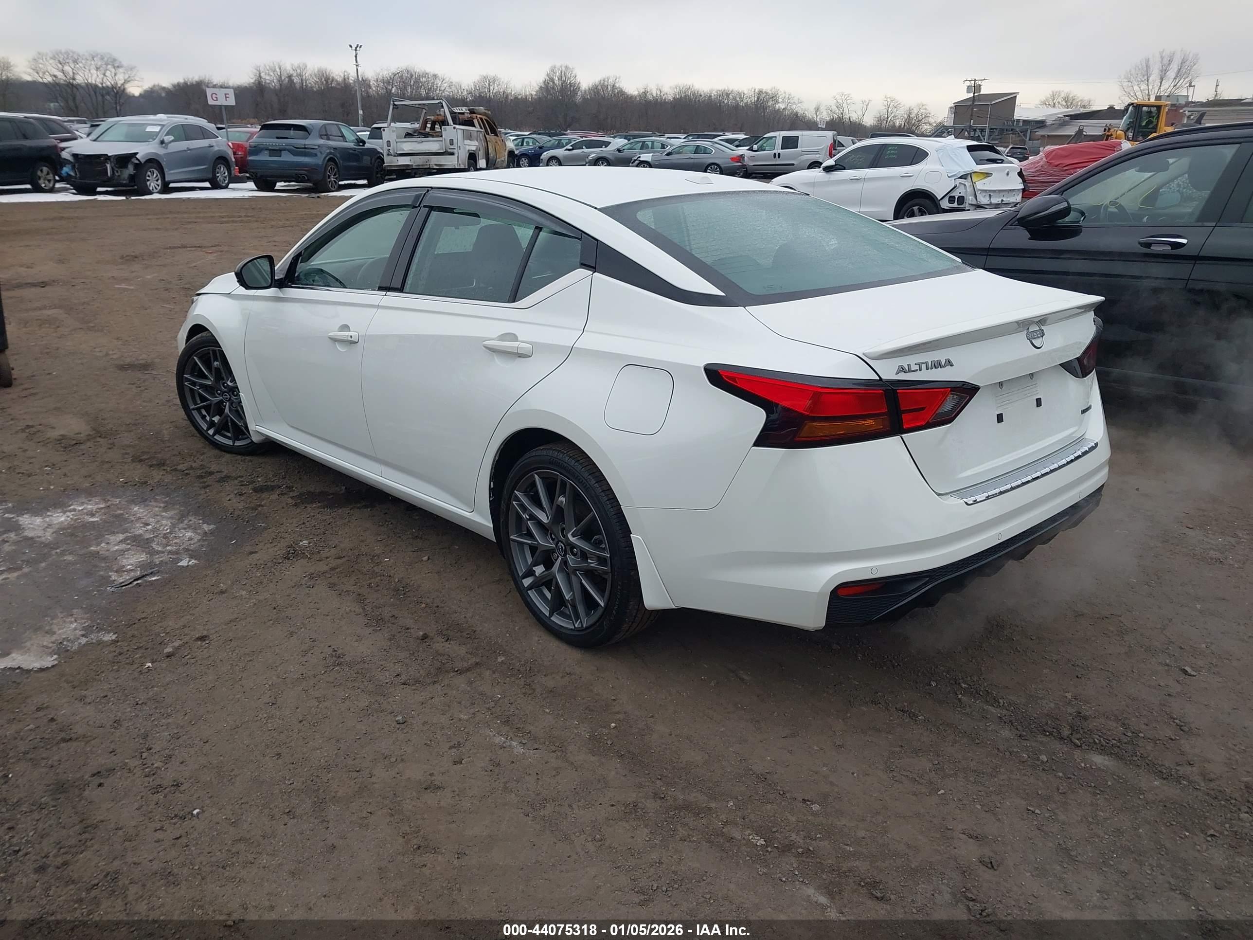 NISSAN ALTIMA image 3