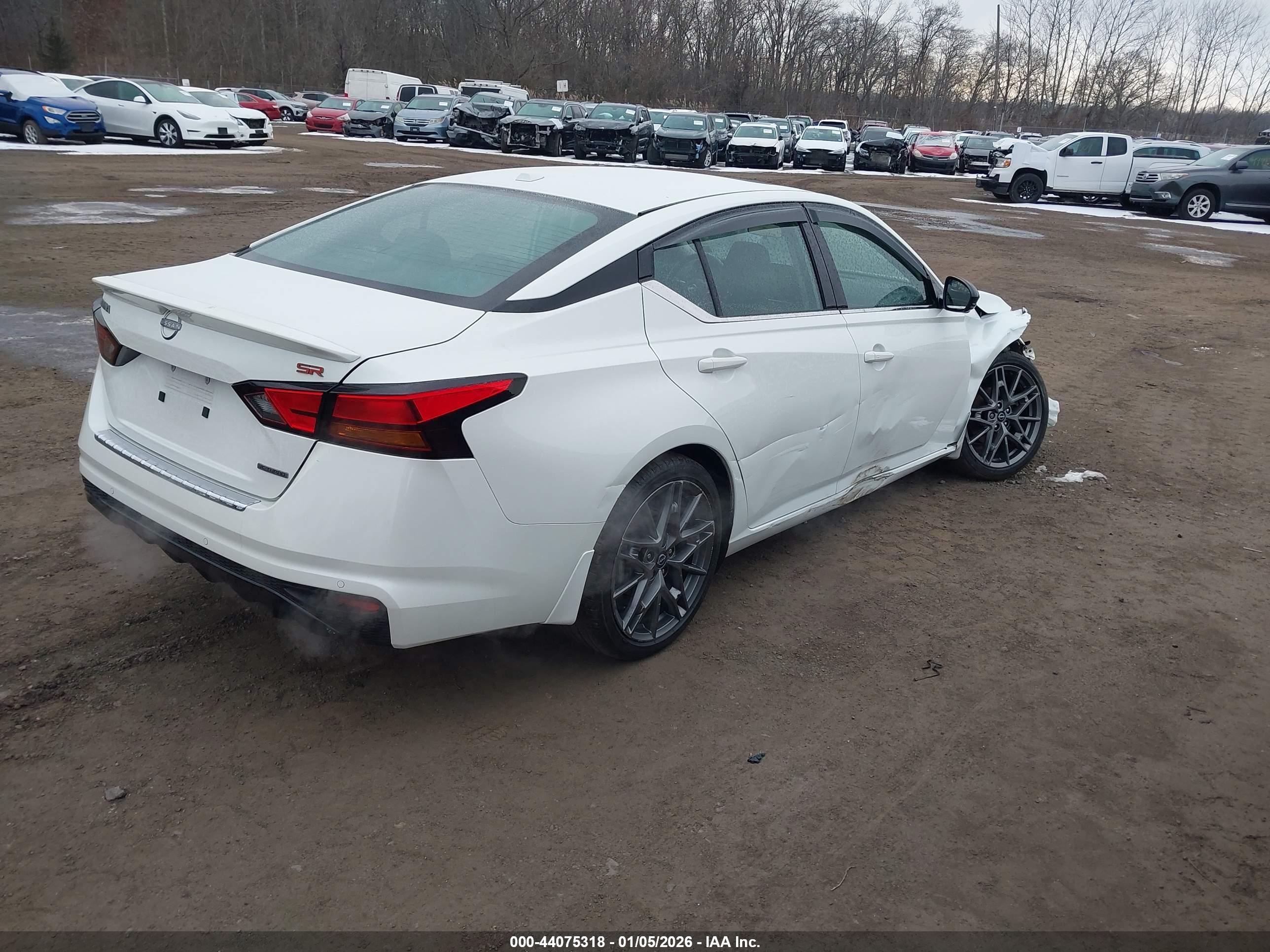 NISSAN ALTIMA image 4