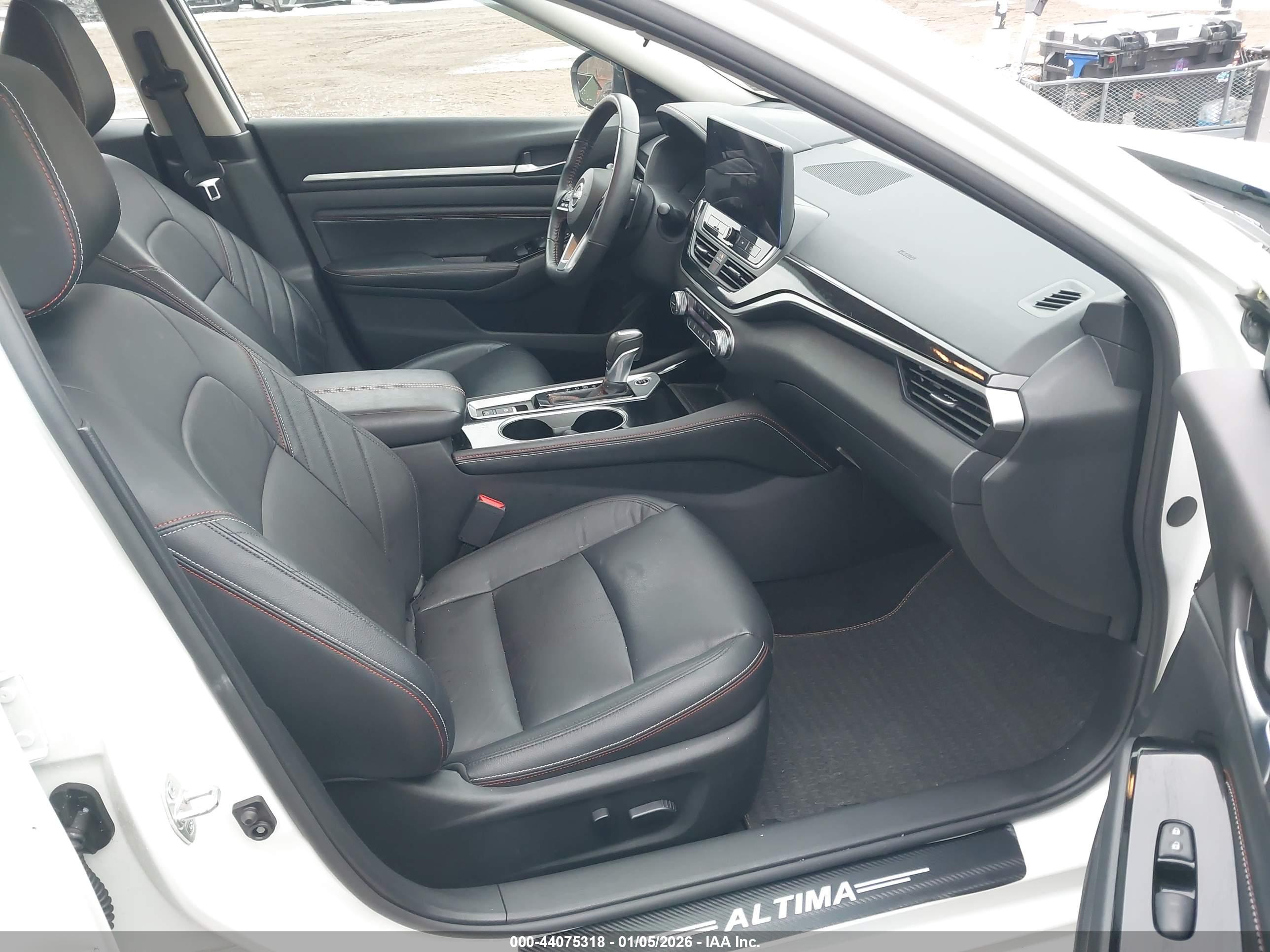 NISSAN ALTIMA image 5