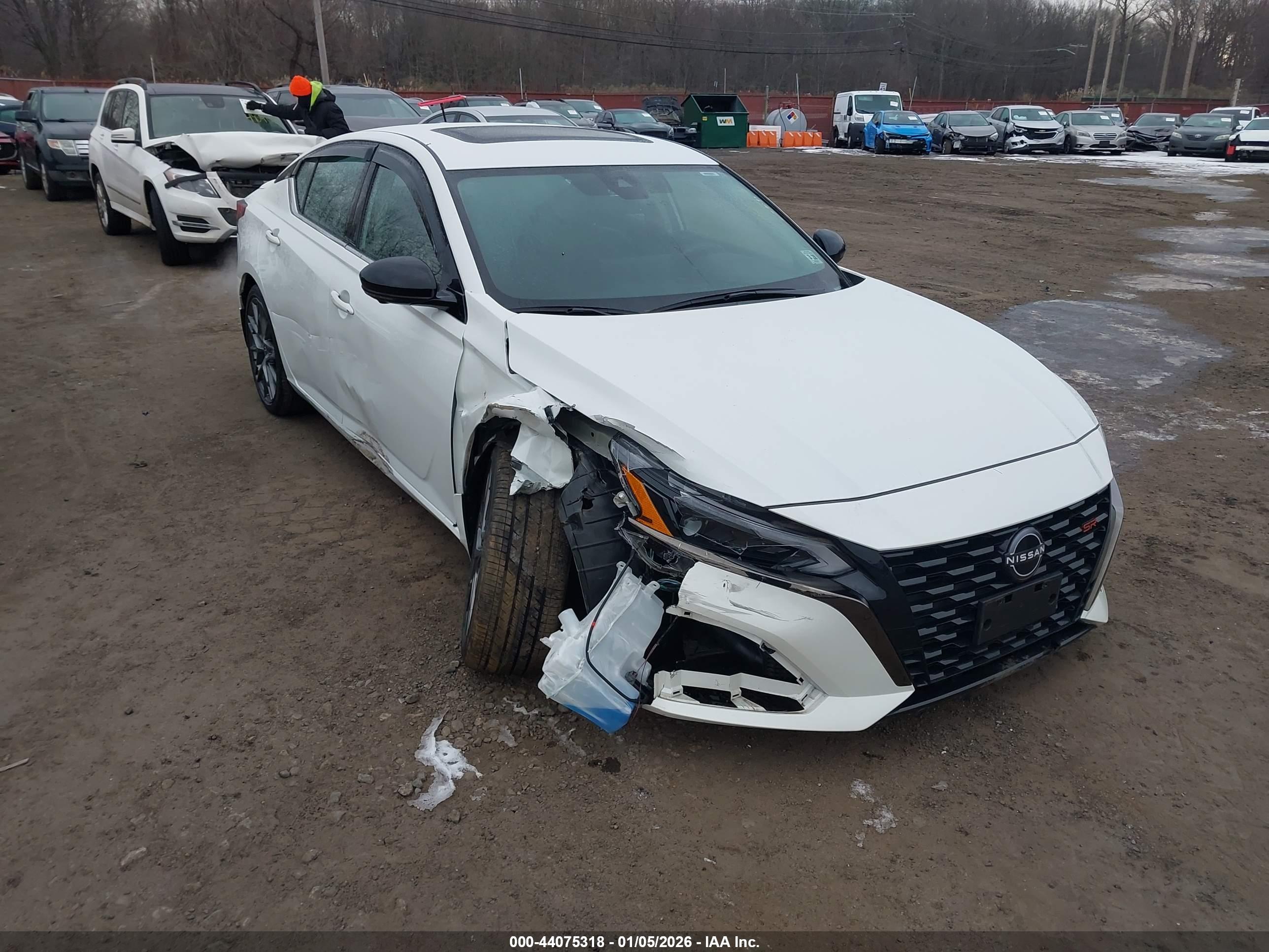 NISSAN ALTIMA image 6