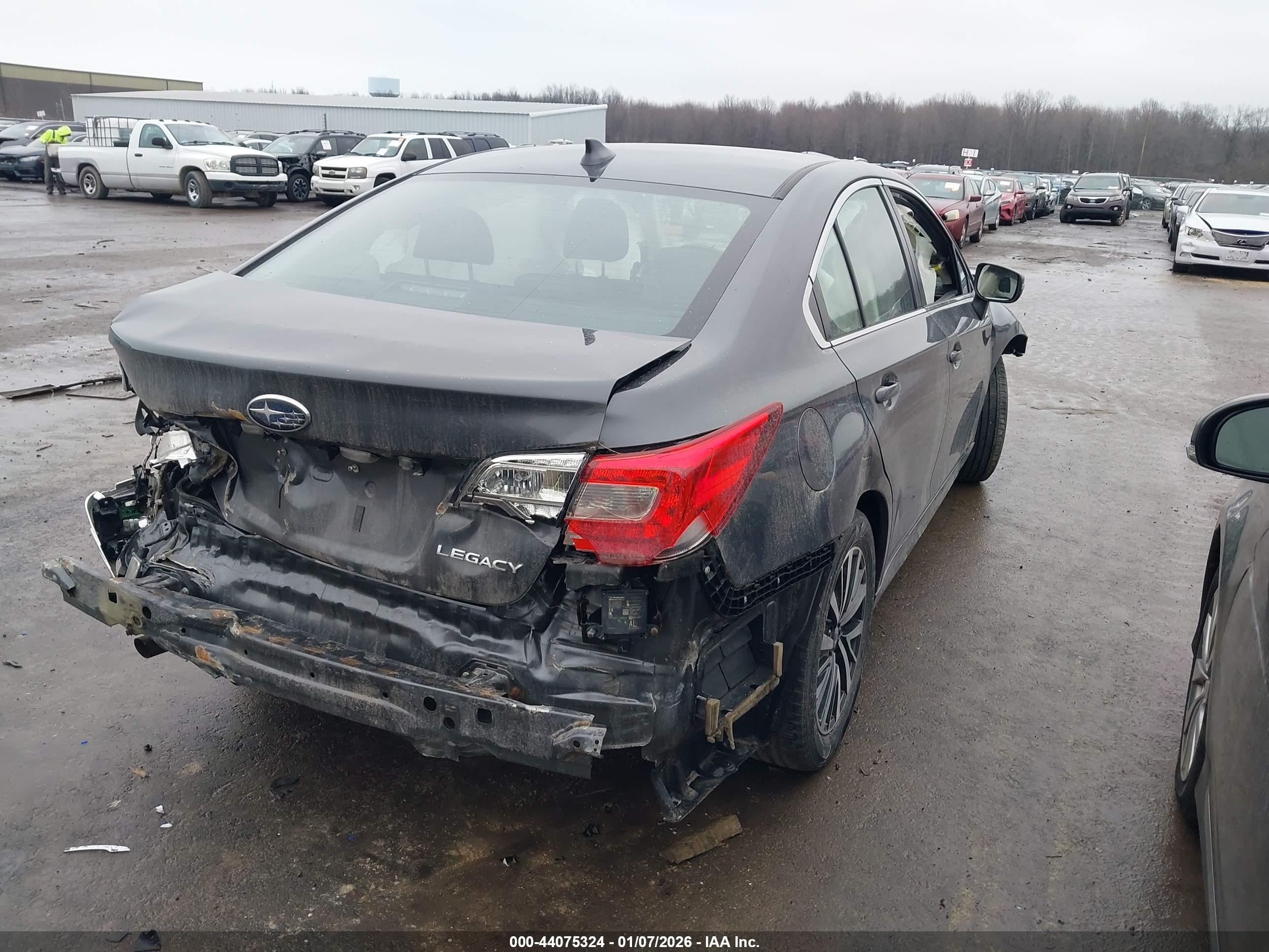SUBARU LEGACY image 4