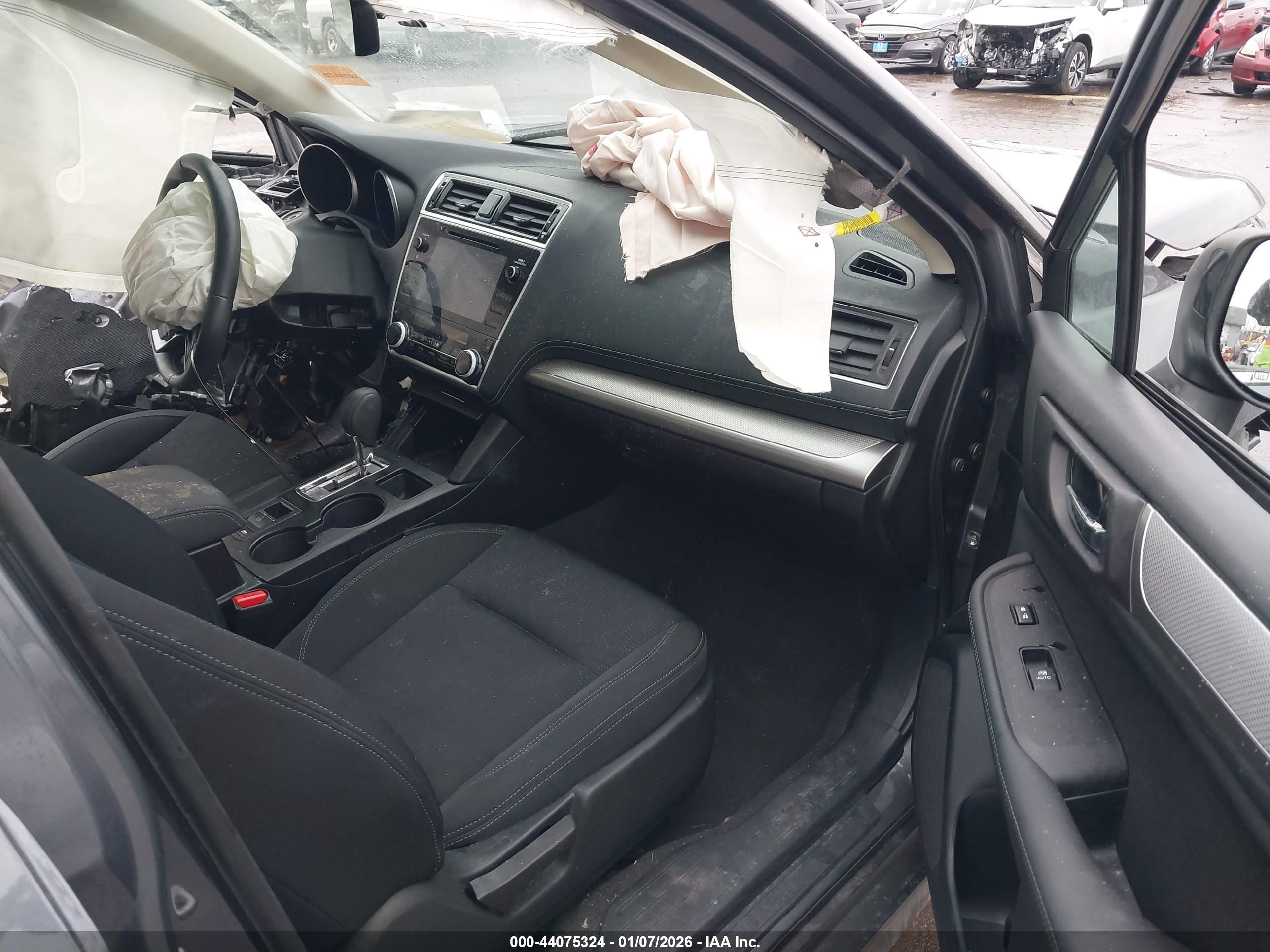 SUBARU LEGACY image 5