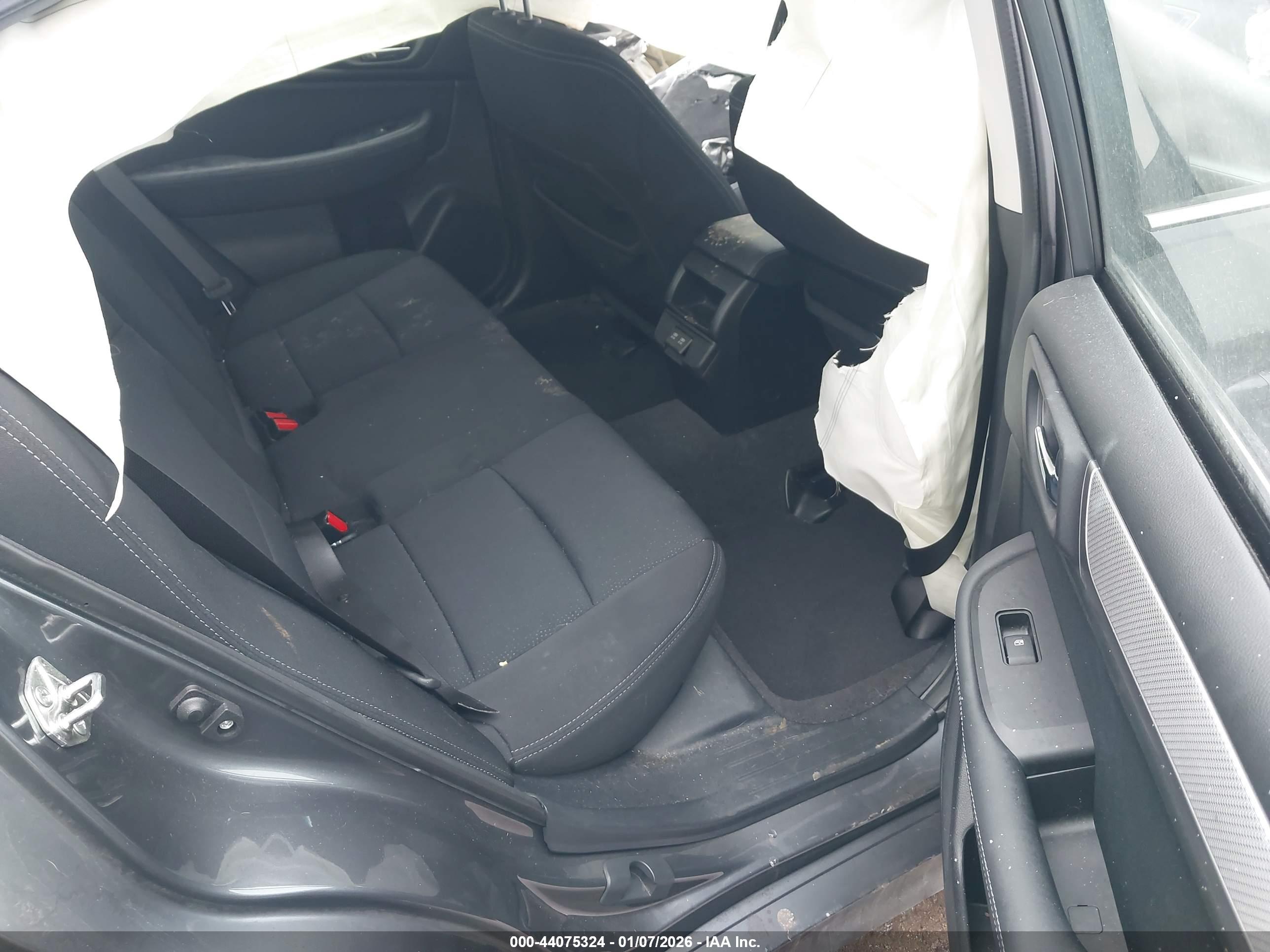 SUBARU LEGACY image 8