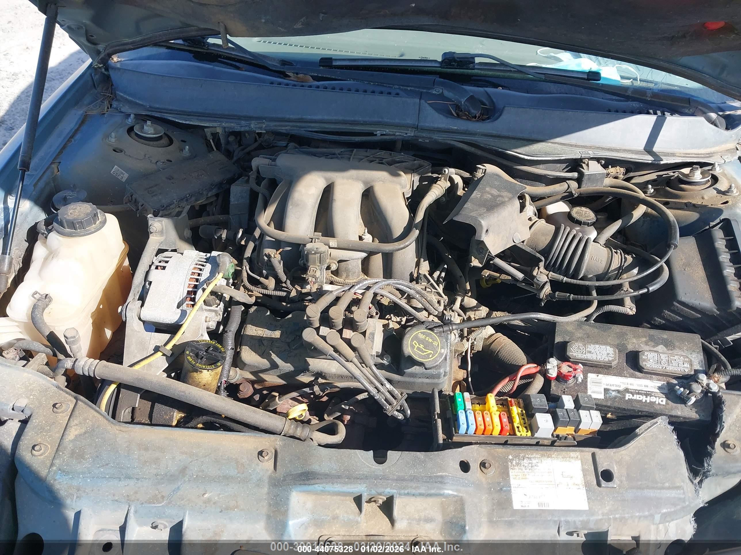 FORD TAURUS image 10