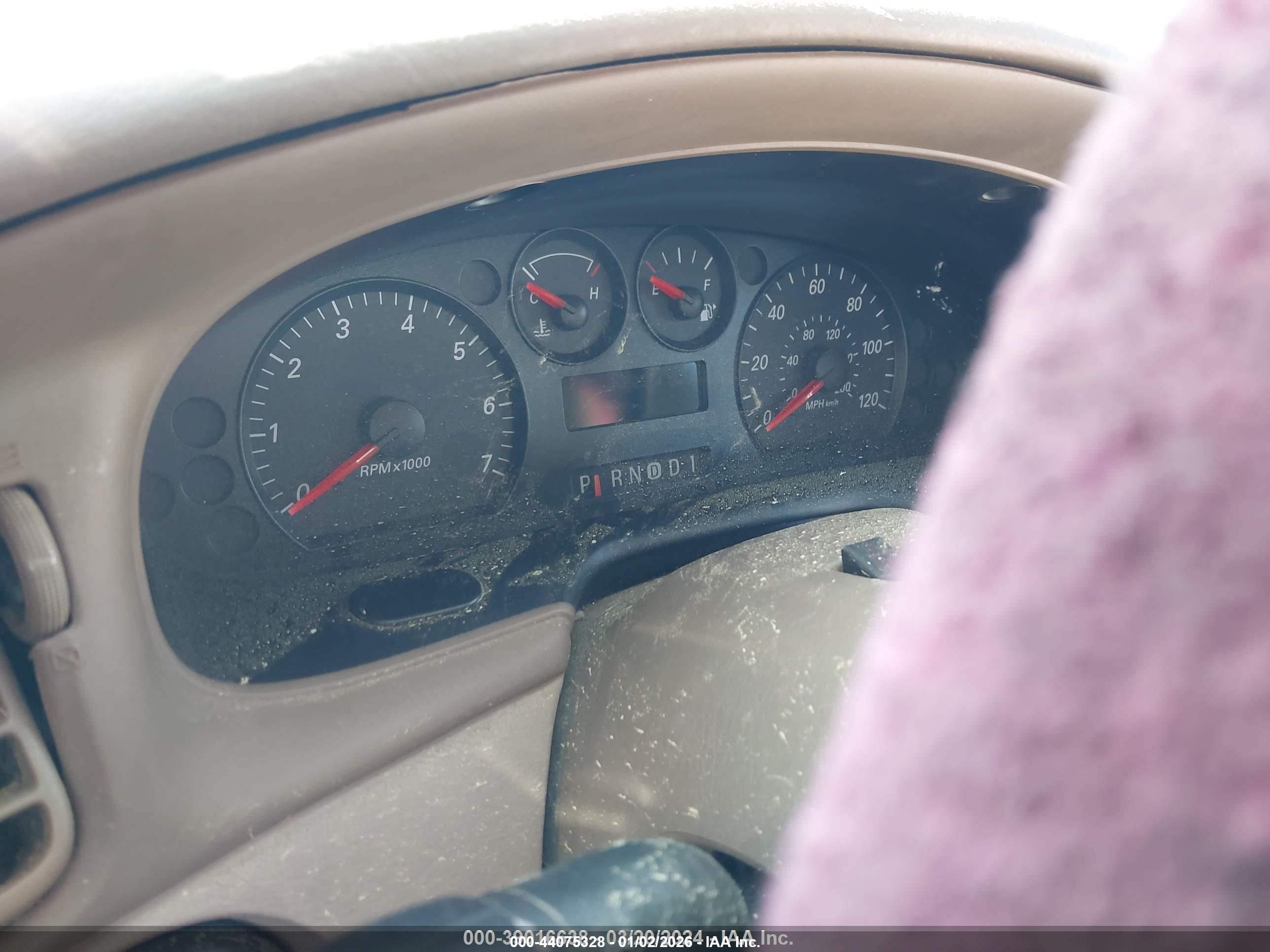 FORD TAURUS image 7