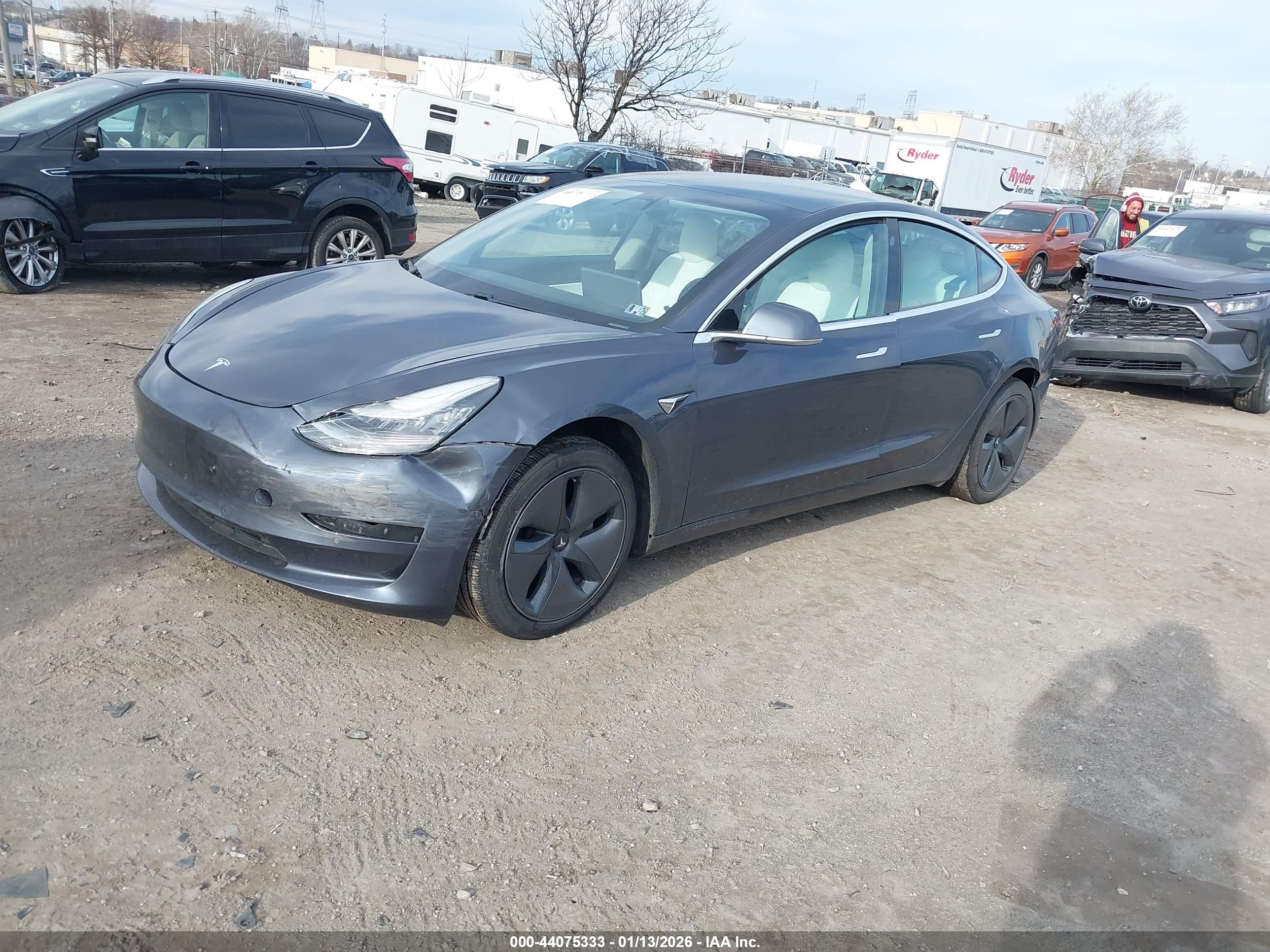 TESLA MODEL image 2