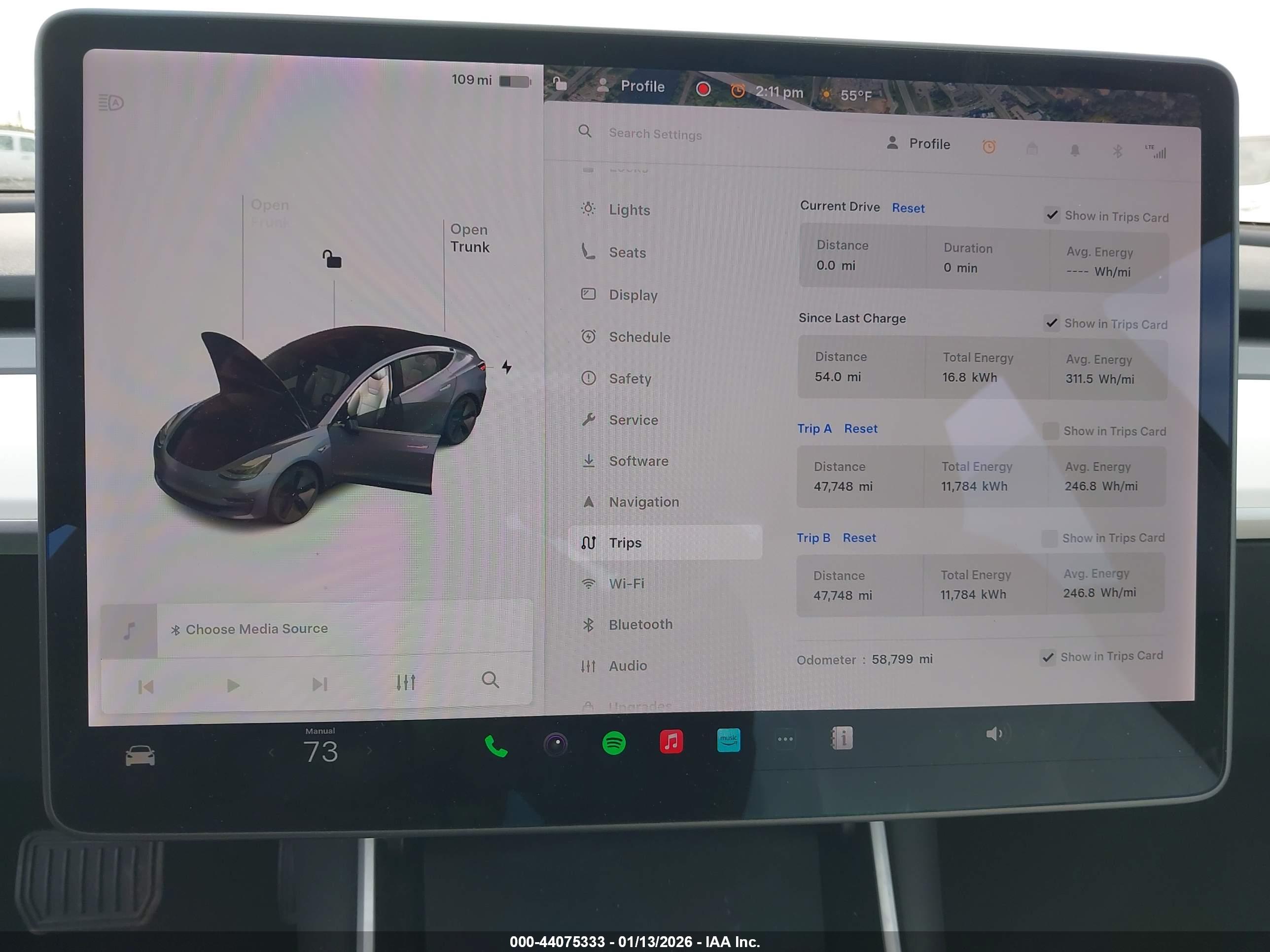 TESLA MODEL image 7