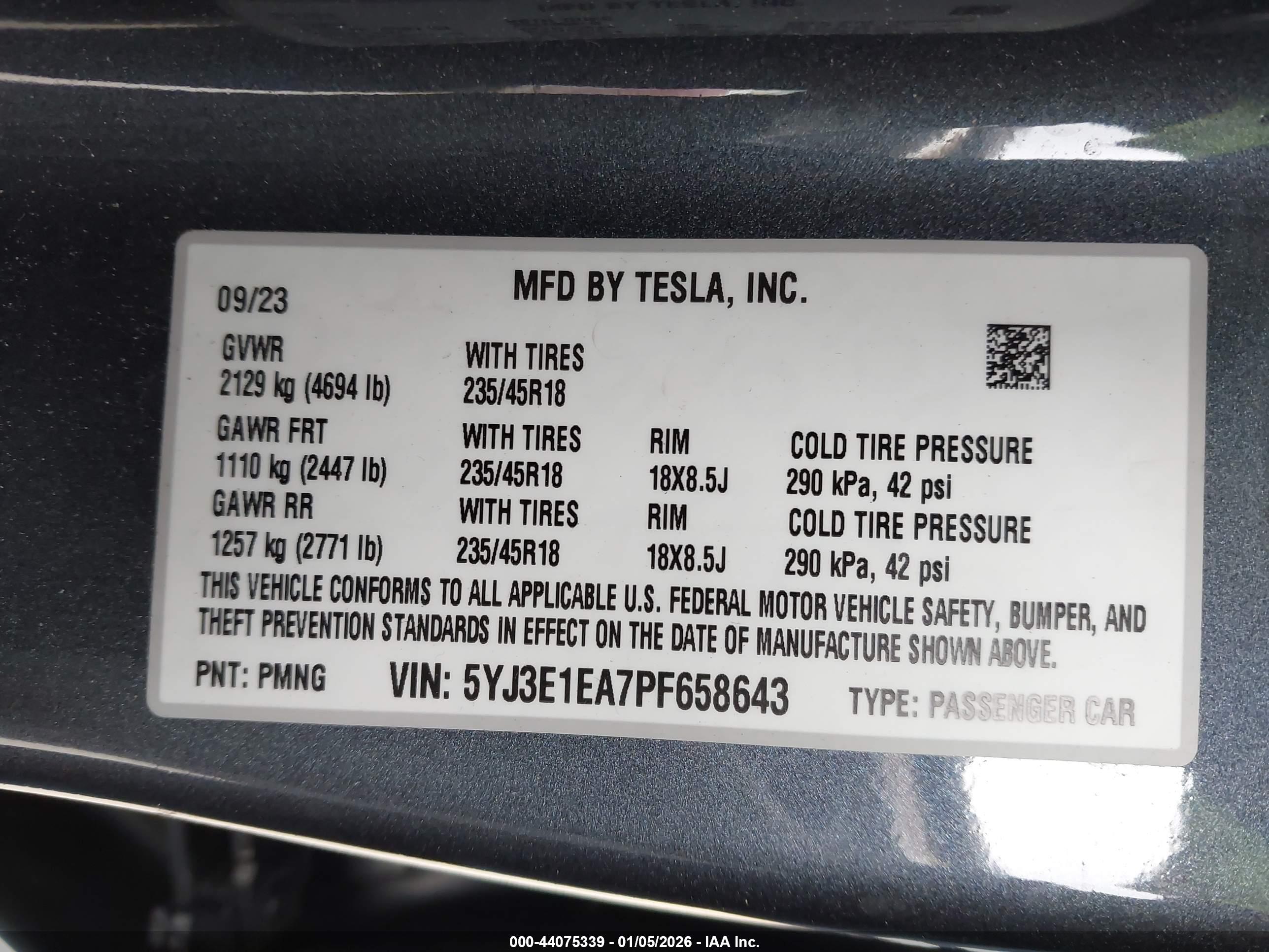 TESLA MODEL image 9