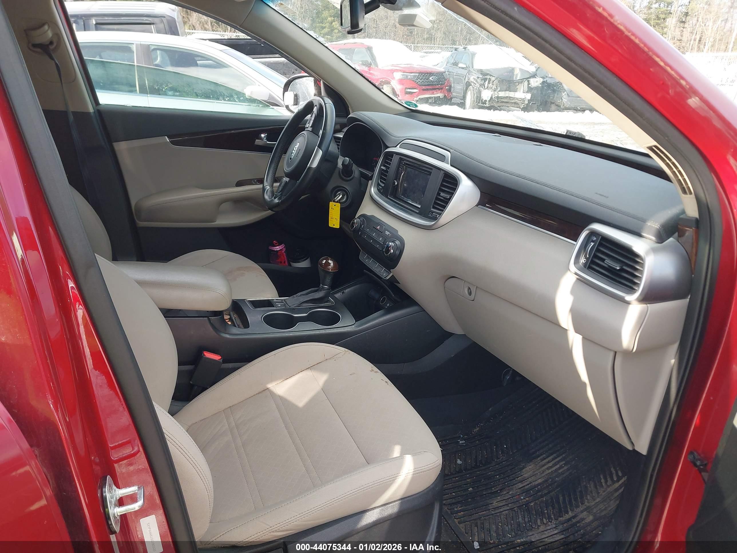 KIA SORENTO image 5